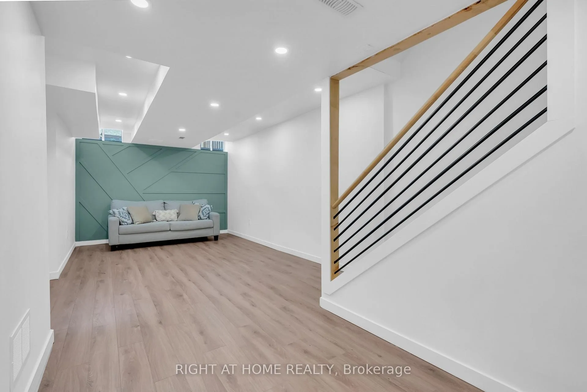 Photo 38 of 35 Talence Drive, Hamilton, Stoney Creek Mountain — HOMEH