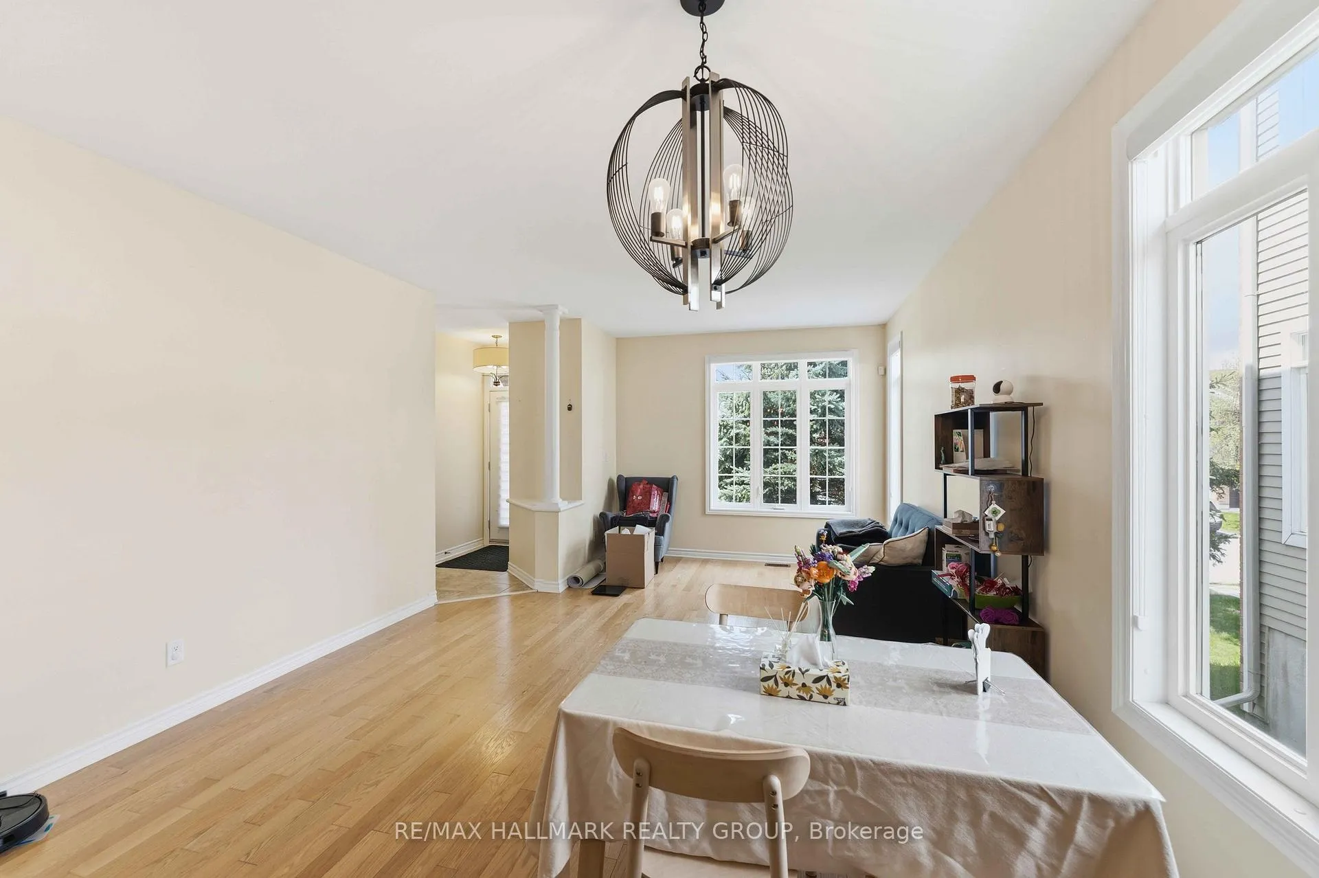 Photo 6 of 137 Eye Bright Crescent, Ottawa, Riverside South/Gloucester Glen — HOMEH