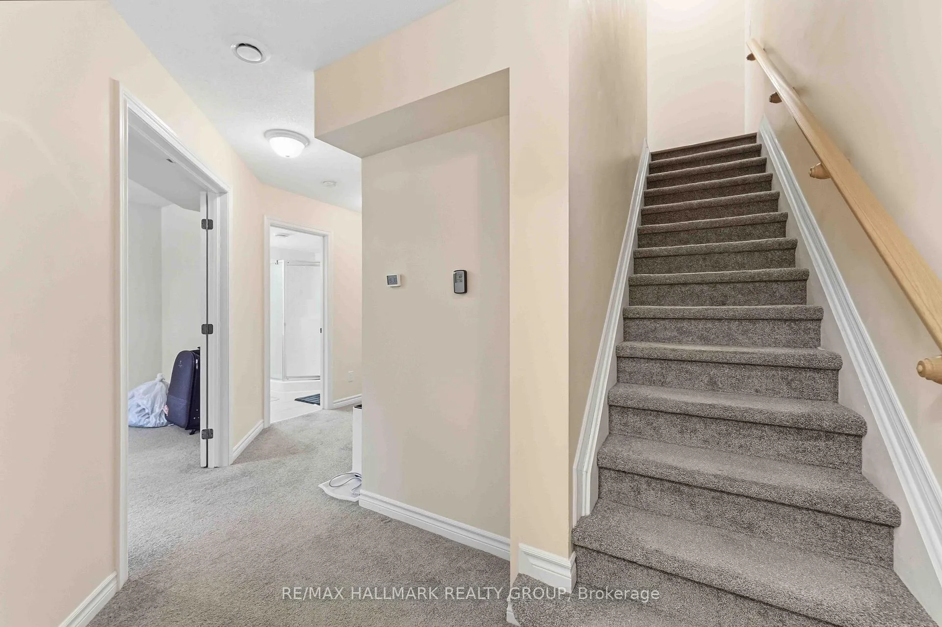 Photo 15 of 137 Eye Bright Crescent, Ottawa, Riverside South/Gloucester Glen — HOMEH