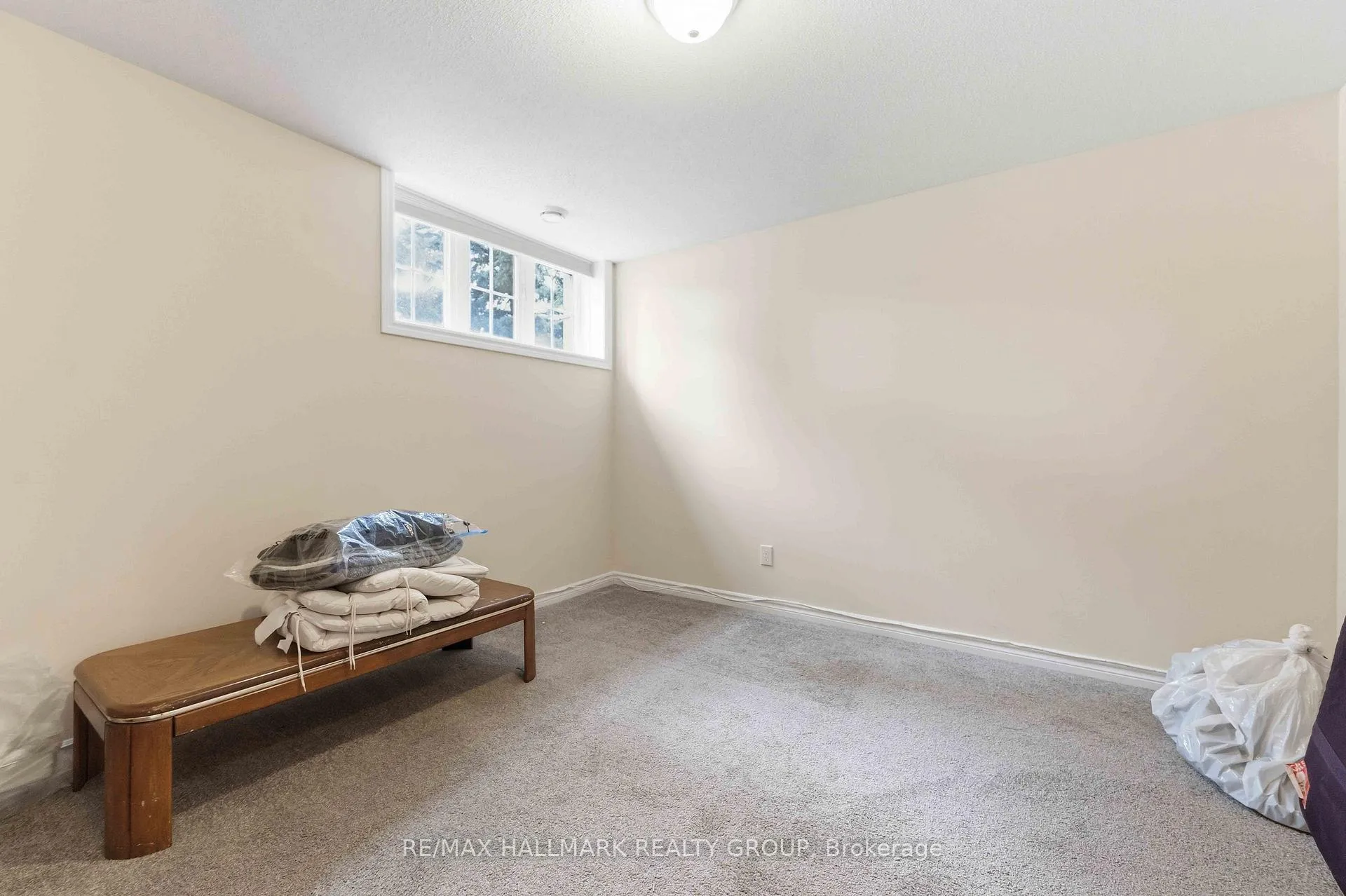 Photo 16 of 137 Eye Bright Crescent, Ottawa, Riverside South/Gloucester Glen — HOMEH