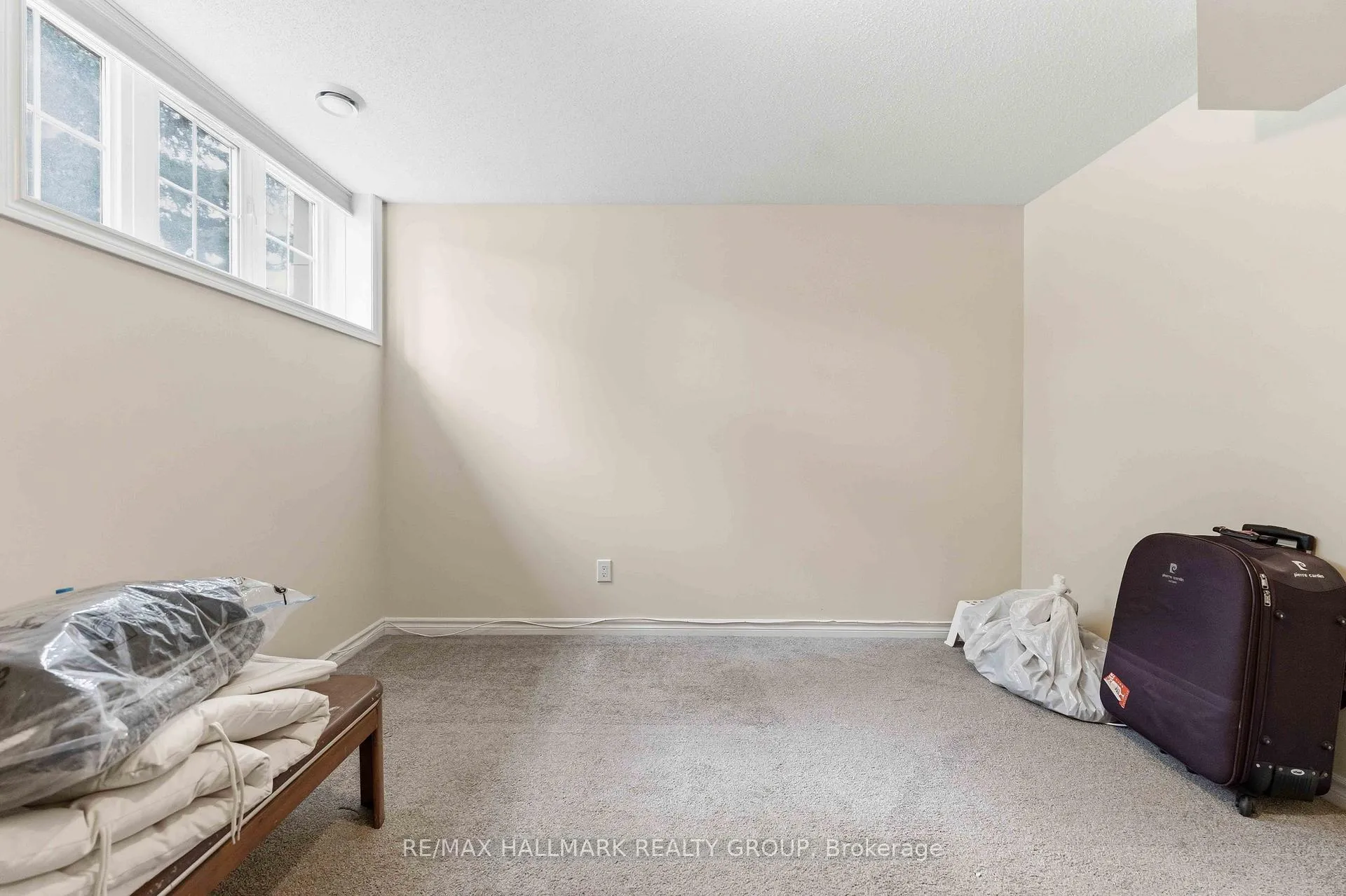 Photo 17 of 137 Eye Bright Crescent, Ottawa, Riverside South/Gloucester Glen — HOMEH