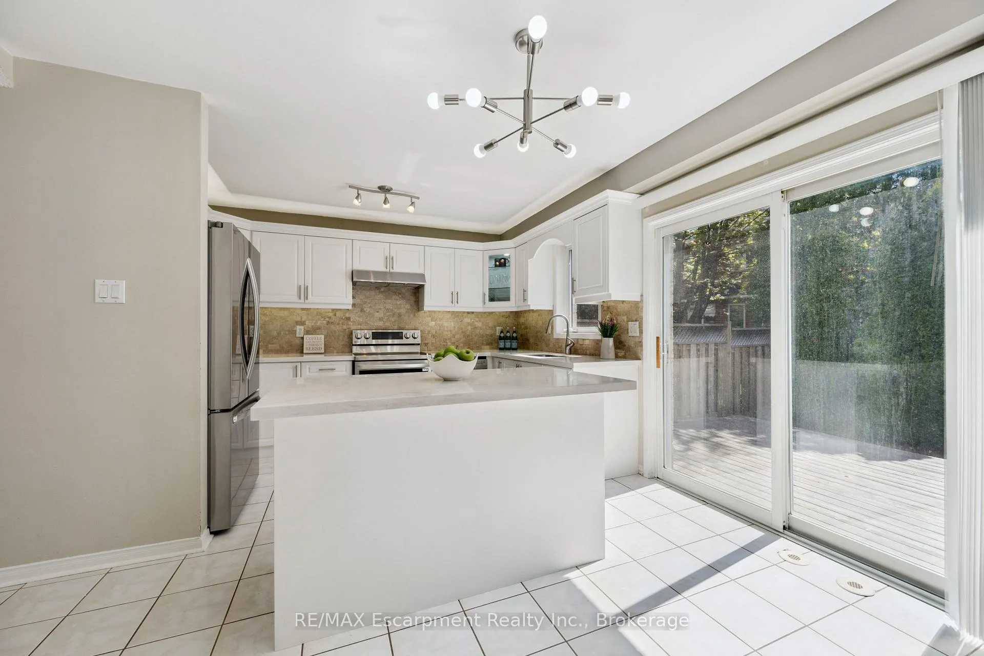 Photo 9 of 5360 Dryden Avenue, Burlington, Orchard — HOMEH