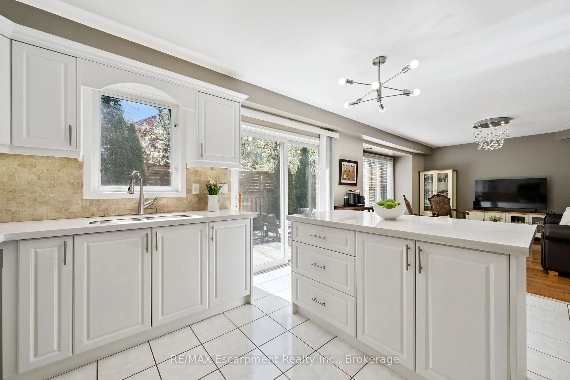 Photo 11 of 5360 Dryden Avenue, Burlington, Orchard — HOMEH