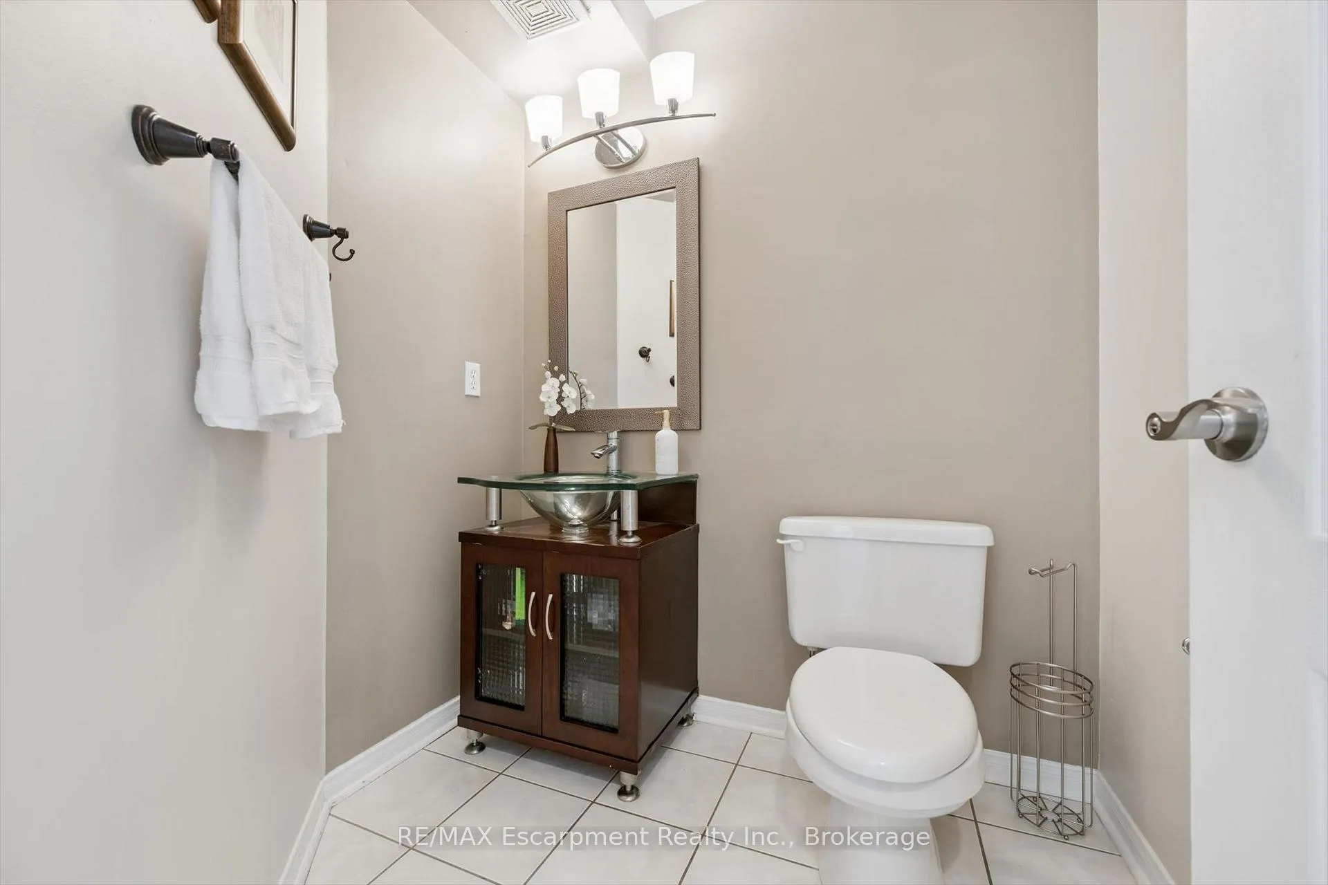 Photo 13 of 5360 Dryden Avenue, Burlington, Orchard — HOMEH