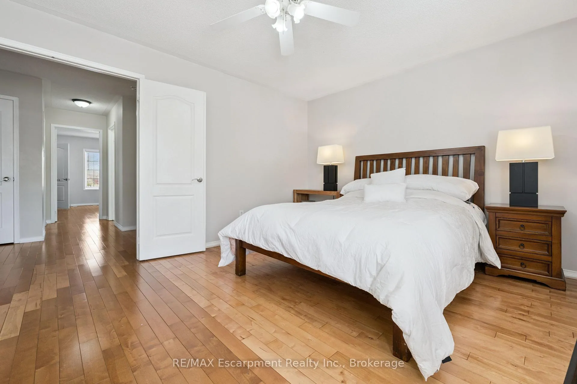 Photo 16 of 5360 Dryden Avenue, Burlington, Orchard — HOMEH