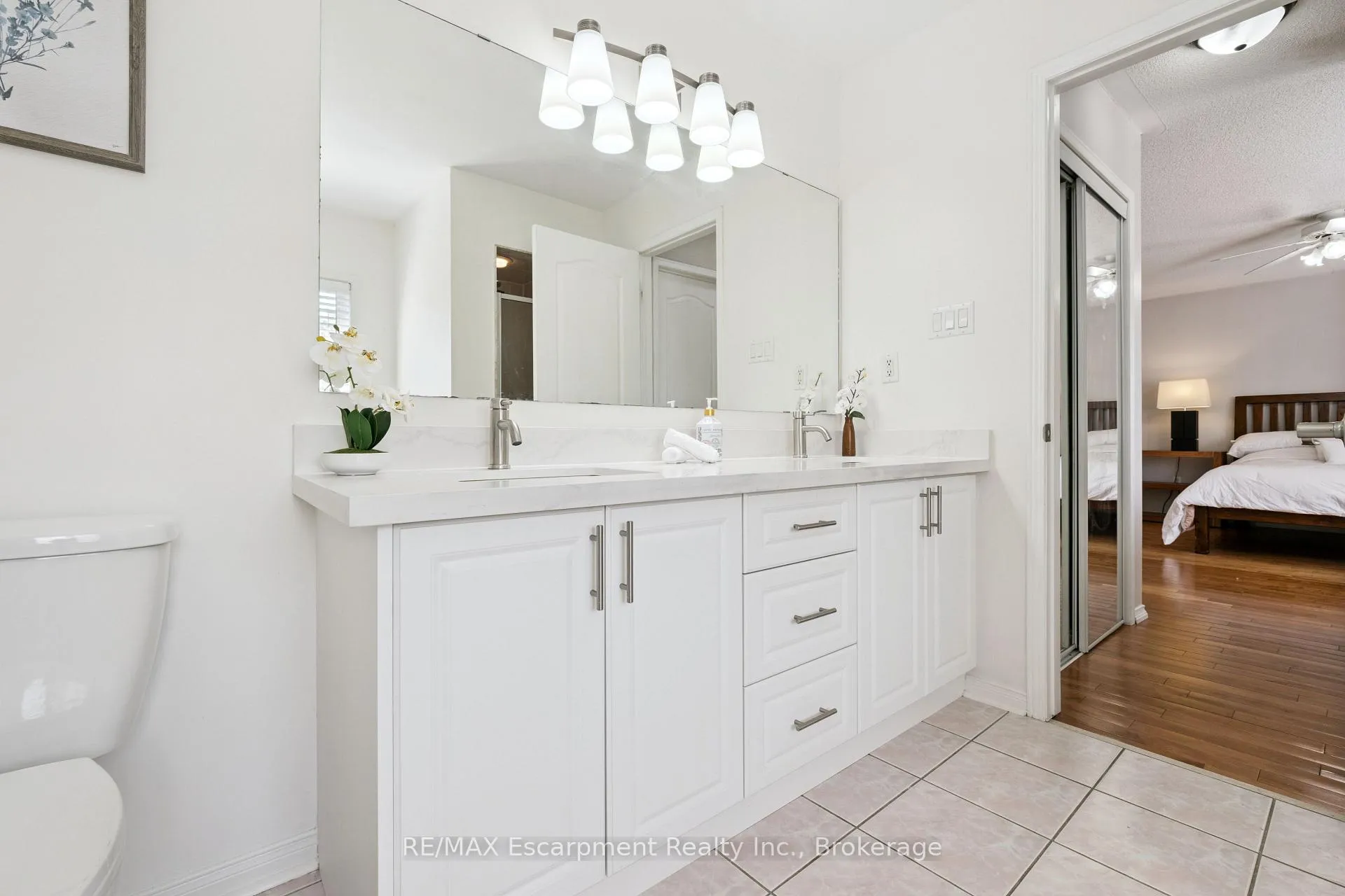 Photo 17 of 5360 Dryden Avenue, Burlington, Orchard — HOMEH