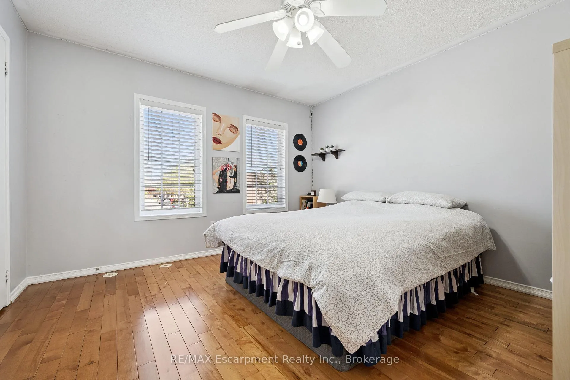Photo 23 of 5360 Dryden Avenue, Burlington, Orchard — HOMEH