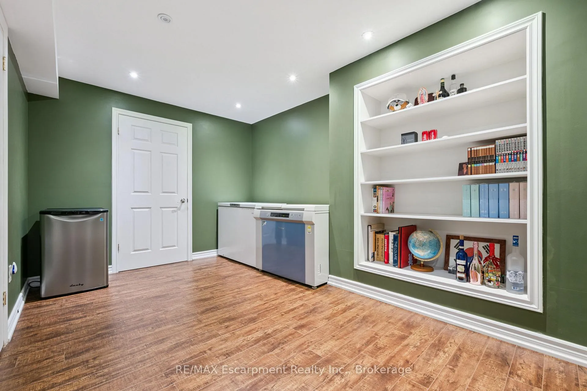 Photo 29 of 5360 Dryden Avenue, Burlington, Orchard — HOMEH