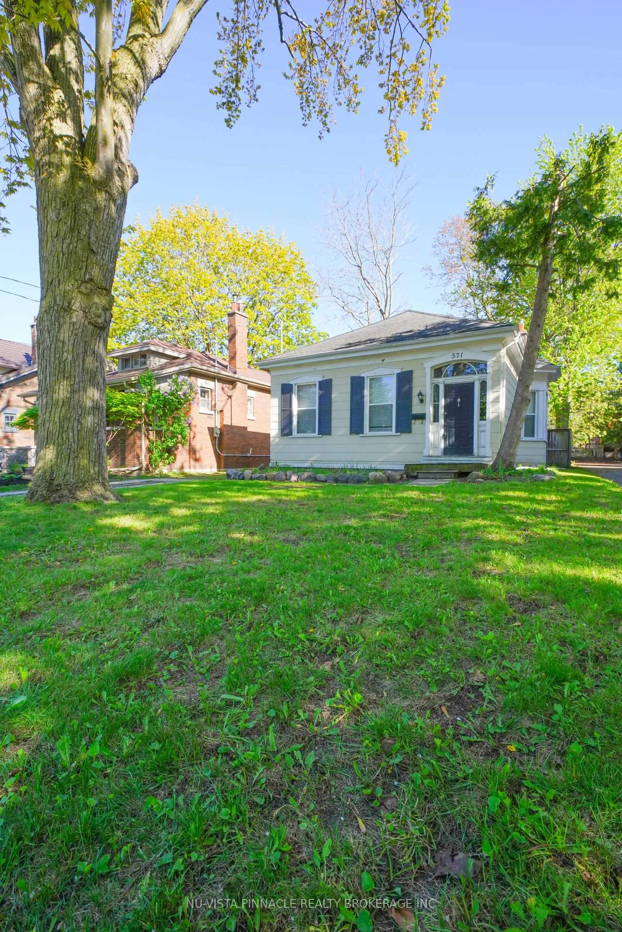 Photo 1 of 571 Dufferin Avenue, London, East F — HOMEH