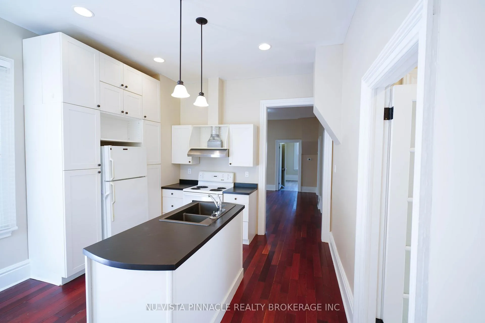 Photo 6 of 571 Dufferin Avenue, London, East F — HOMEH