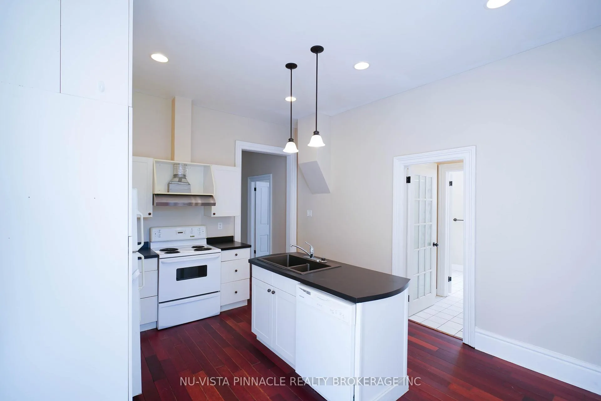 Photo 7 of 571 Dufferin Avenue, London, East F — HOMEH