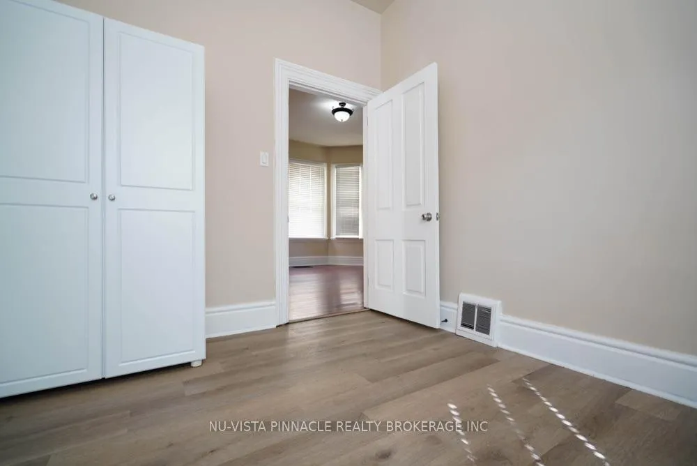 Photo 8 of 571 Dufferin Avenue, London, East F — HOMEH