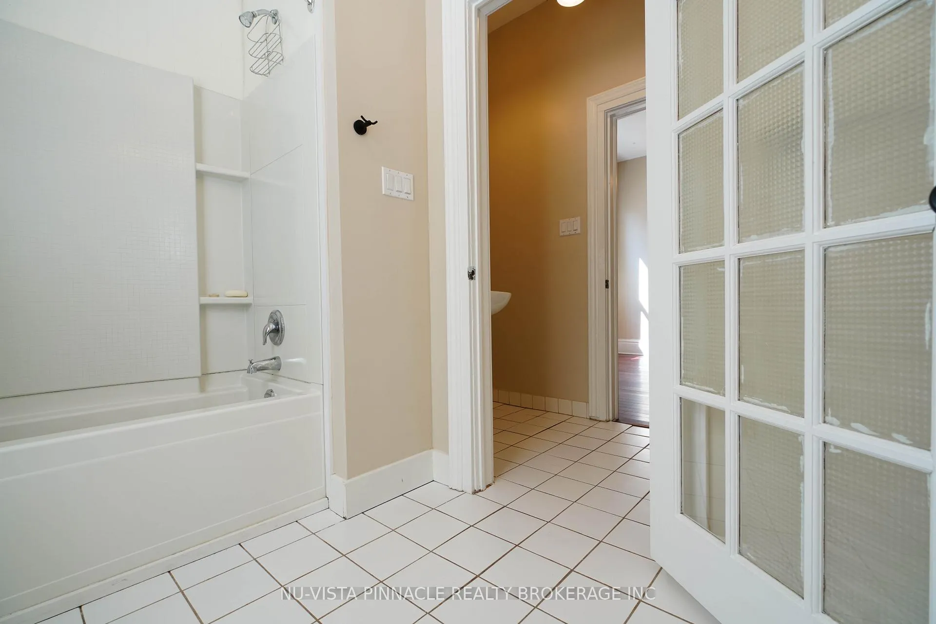 Photo 11 of 571 Dufferin Avenue, London, East F — HOMEH