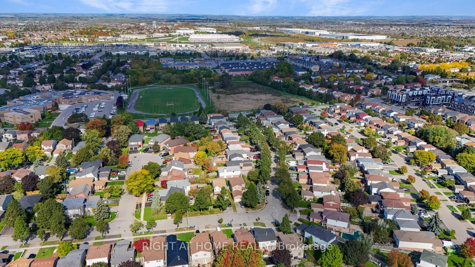 Photo 5 of 52 Dobson Drive, Ajax, Central — HOMEH