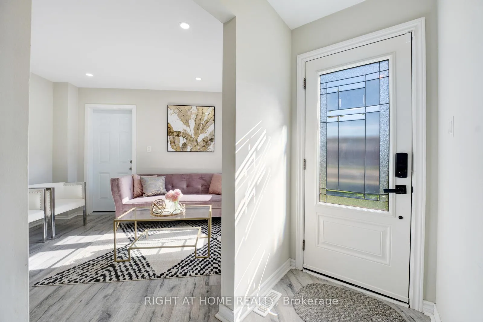 Photo 11 of 52 Dobson Drive, Ajax, Central — HOMEH