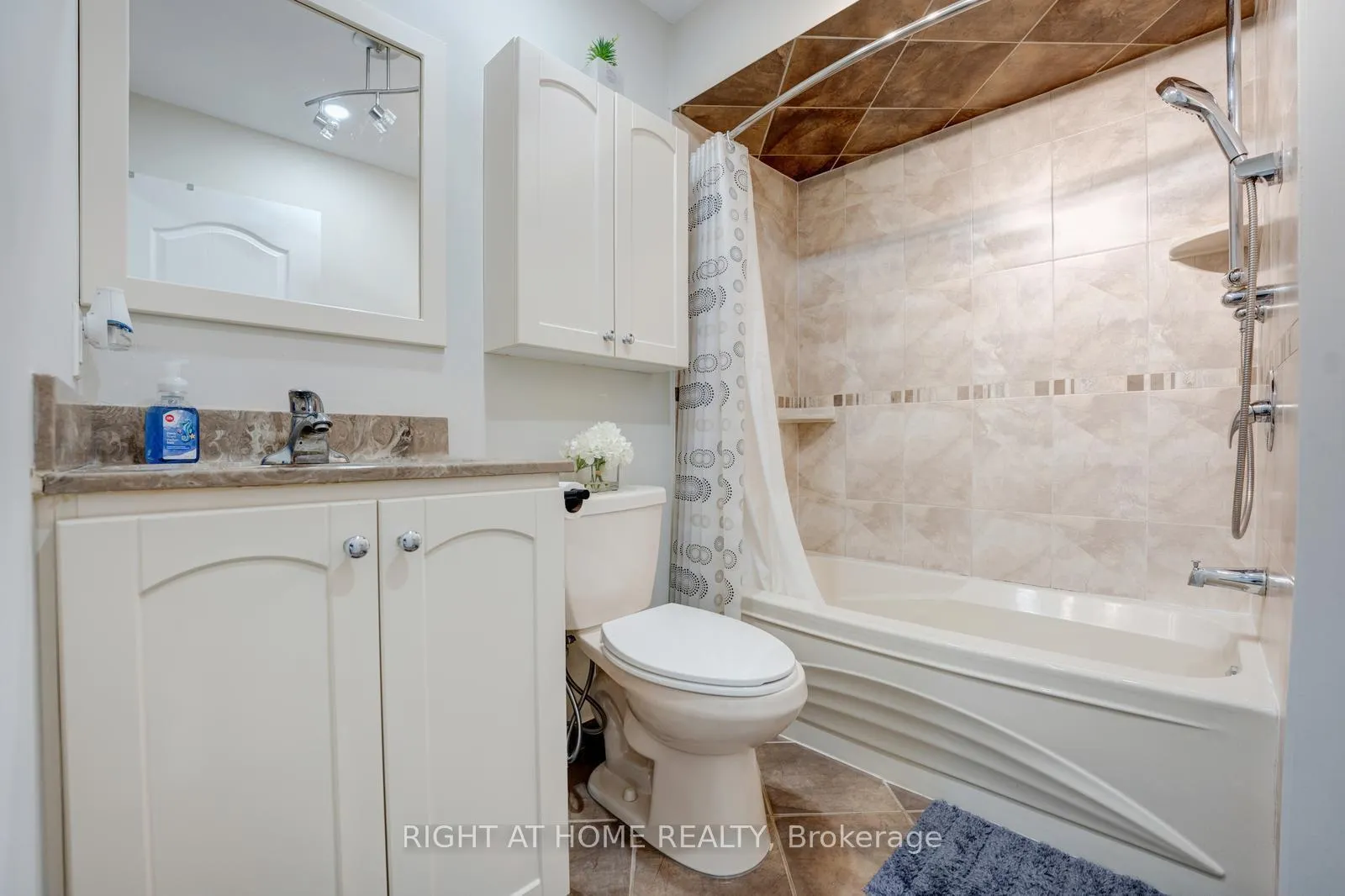 Photo 39 of 52 Dobson Drive, Ajax, Central — HOMEH