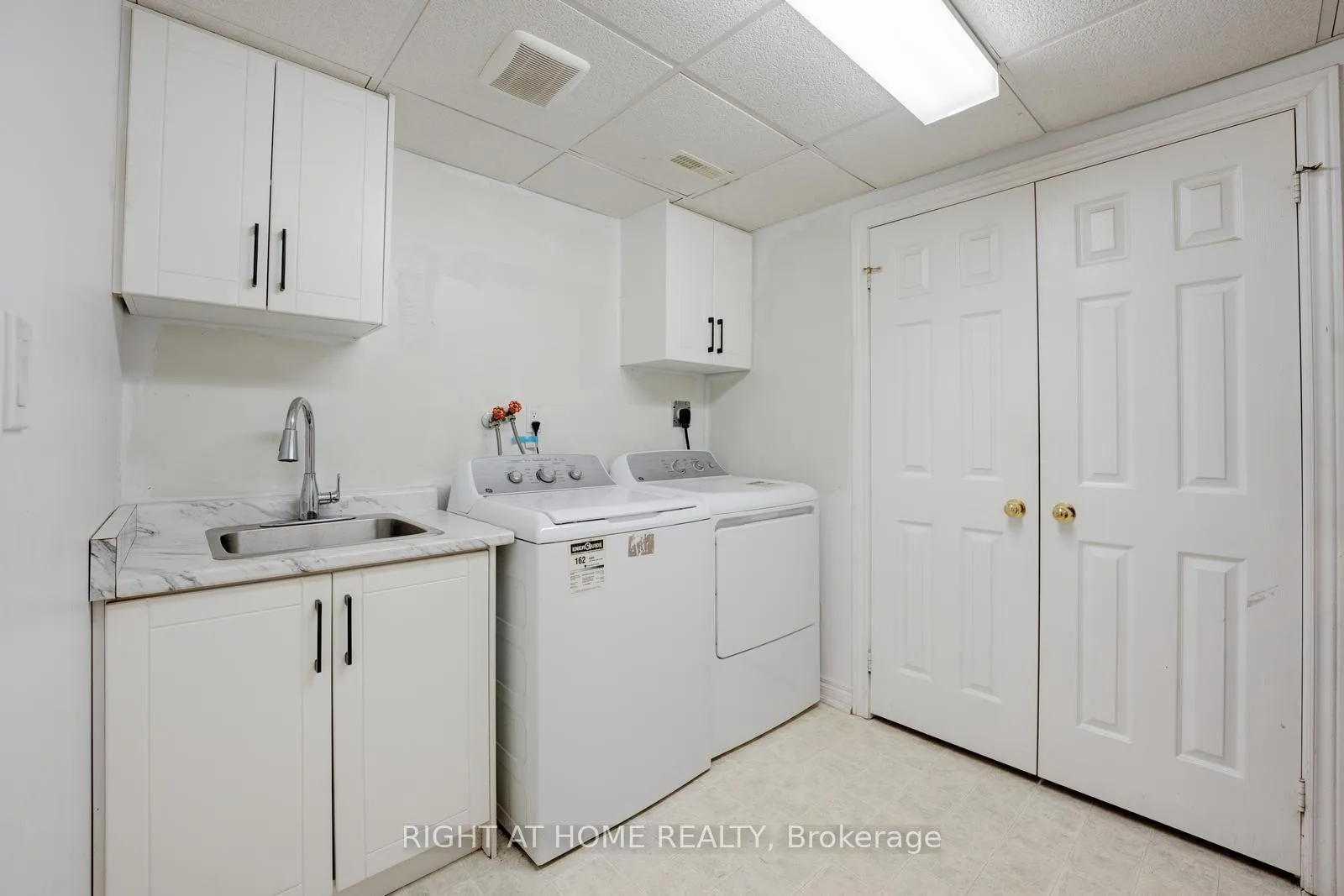 Photo 41 of 52 Dobson Drive, Ajax, Central — HOMEH
