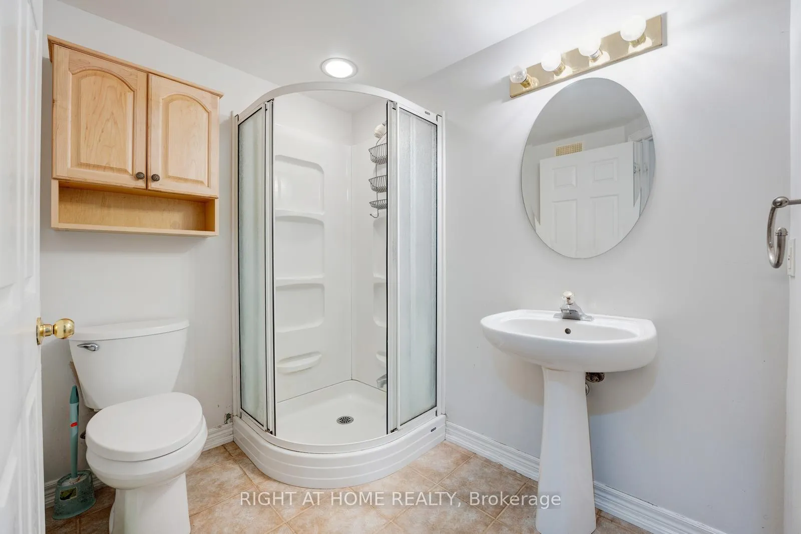 Photo 43 of 52 Dobson Drive, Ajax, Central — HOMEH