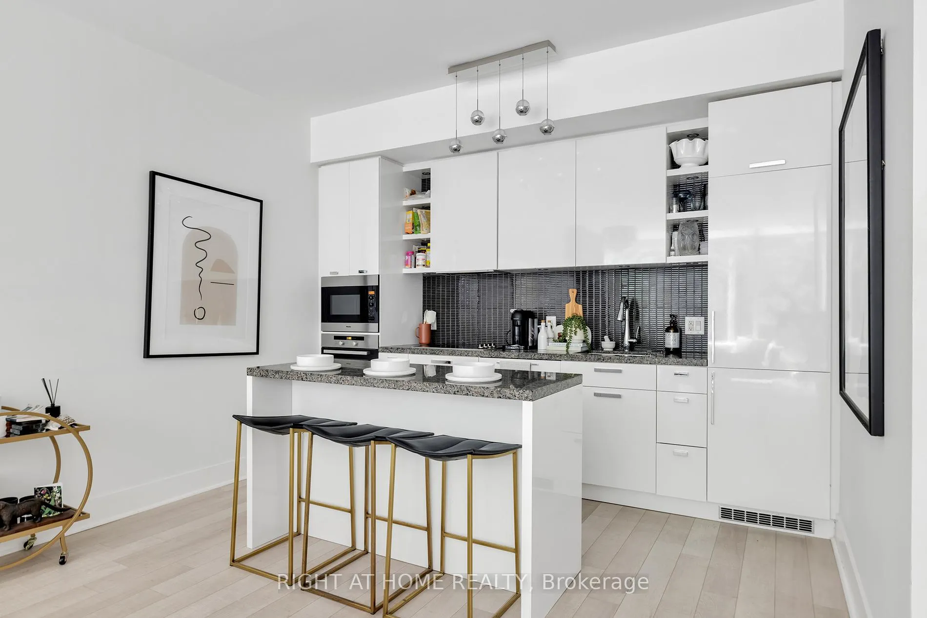 Photo 5 of Unit TH 101, 32 Davenport Road, Toronto, The Annex — HOMEH
