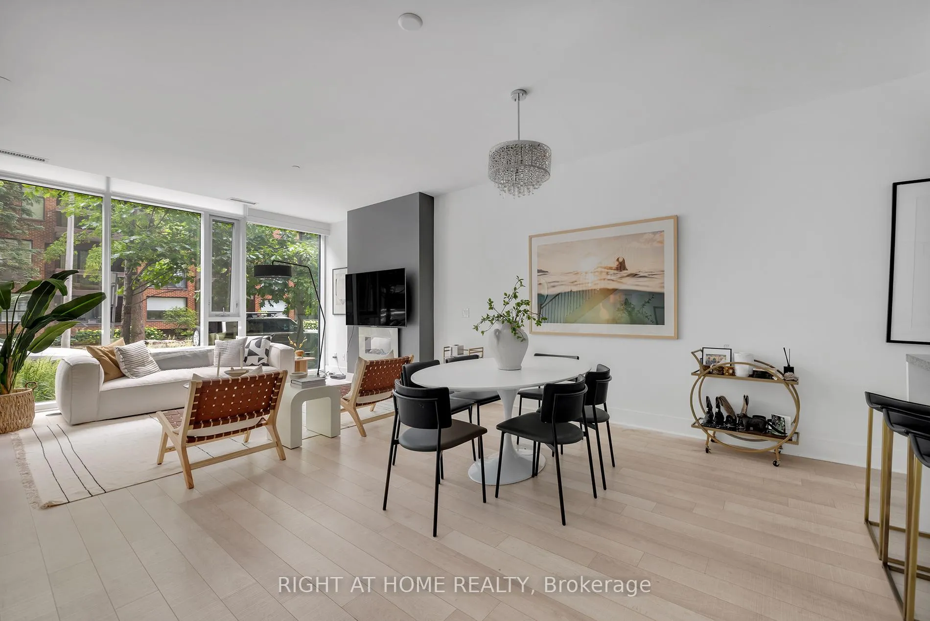 Photo 6 of Unit TH 101, 32 Davenport Road, Toronto, The Annex — HOMEH