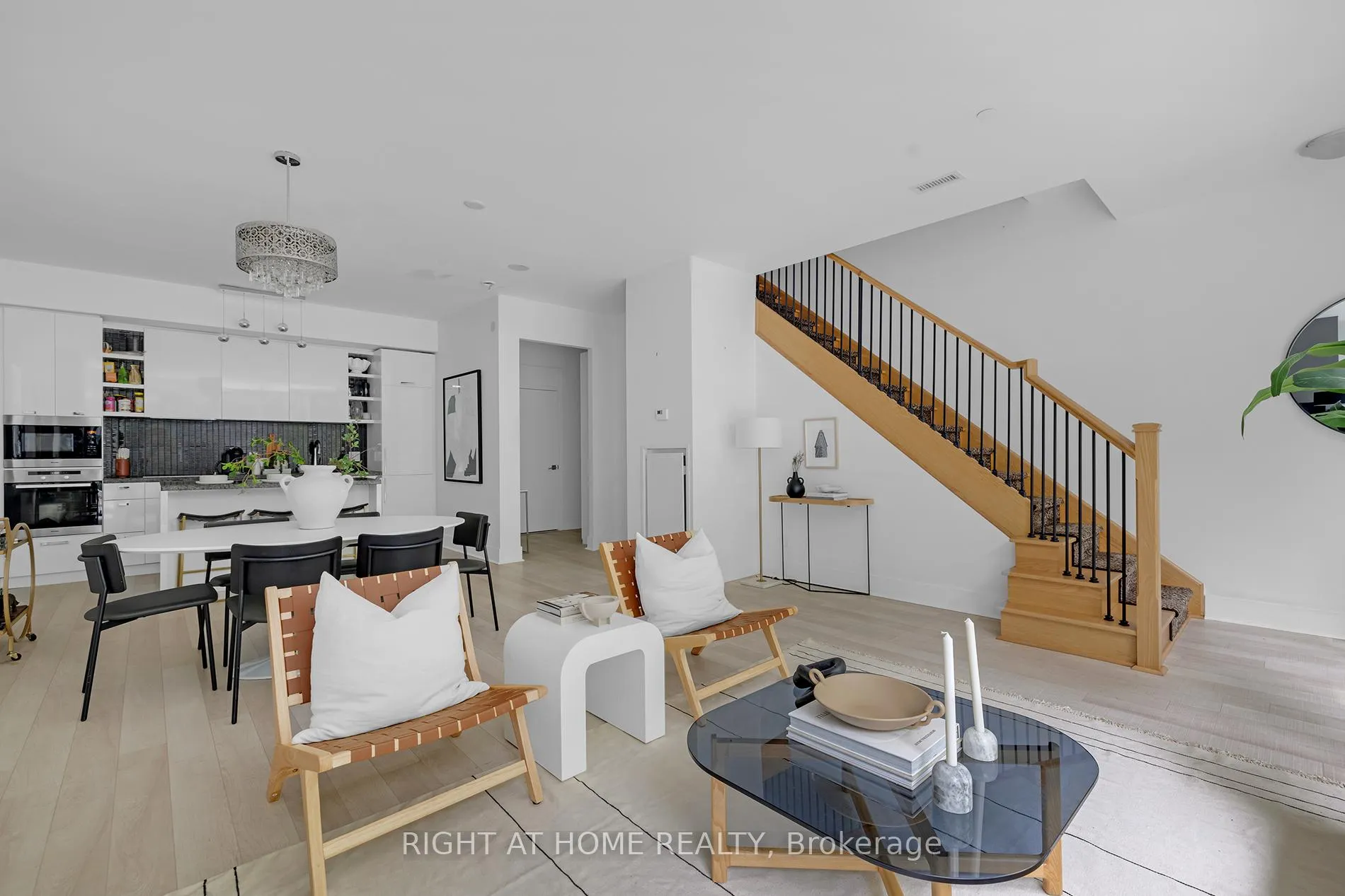 Photo 12 of Unit TH 101, 32 Davenport Road, Toronto, The Annex — HOMEH