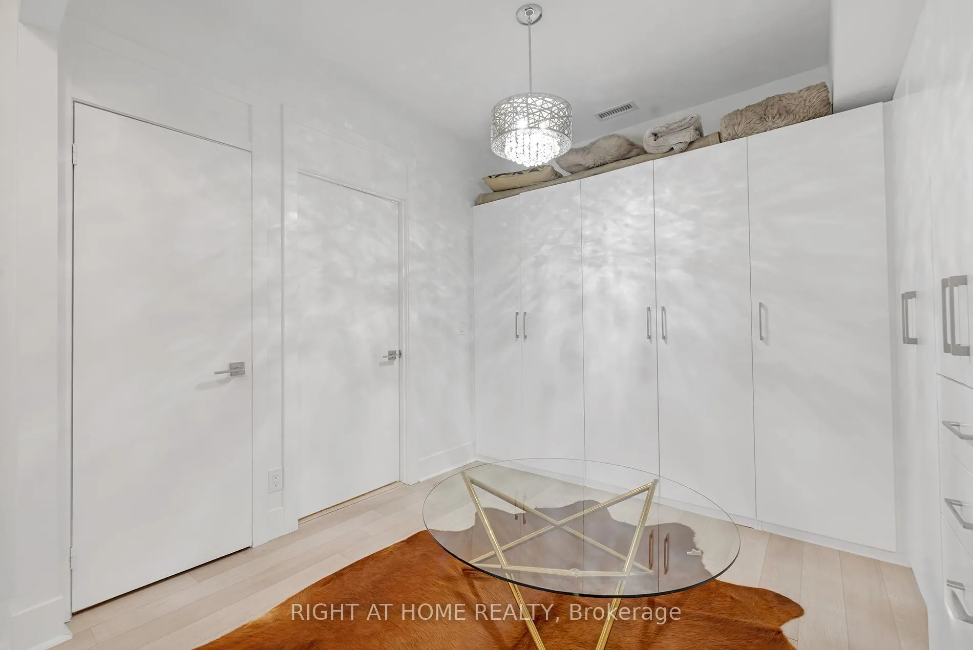 Photo 17 of Unit TH 101, 32 Davenport Road, Toronto, The Annex — HOMEH