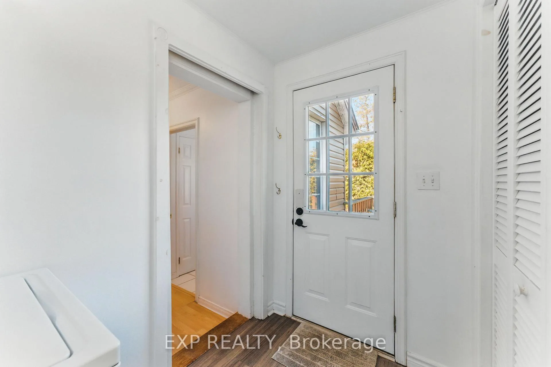 Photo 19 of 34 Lyons Lane, Georgina, Historic Lakeshore Communities — HOMEH