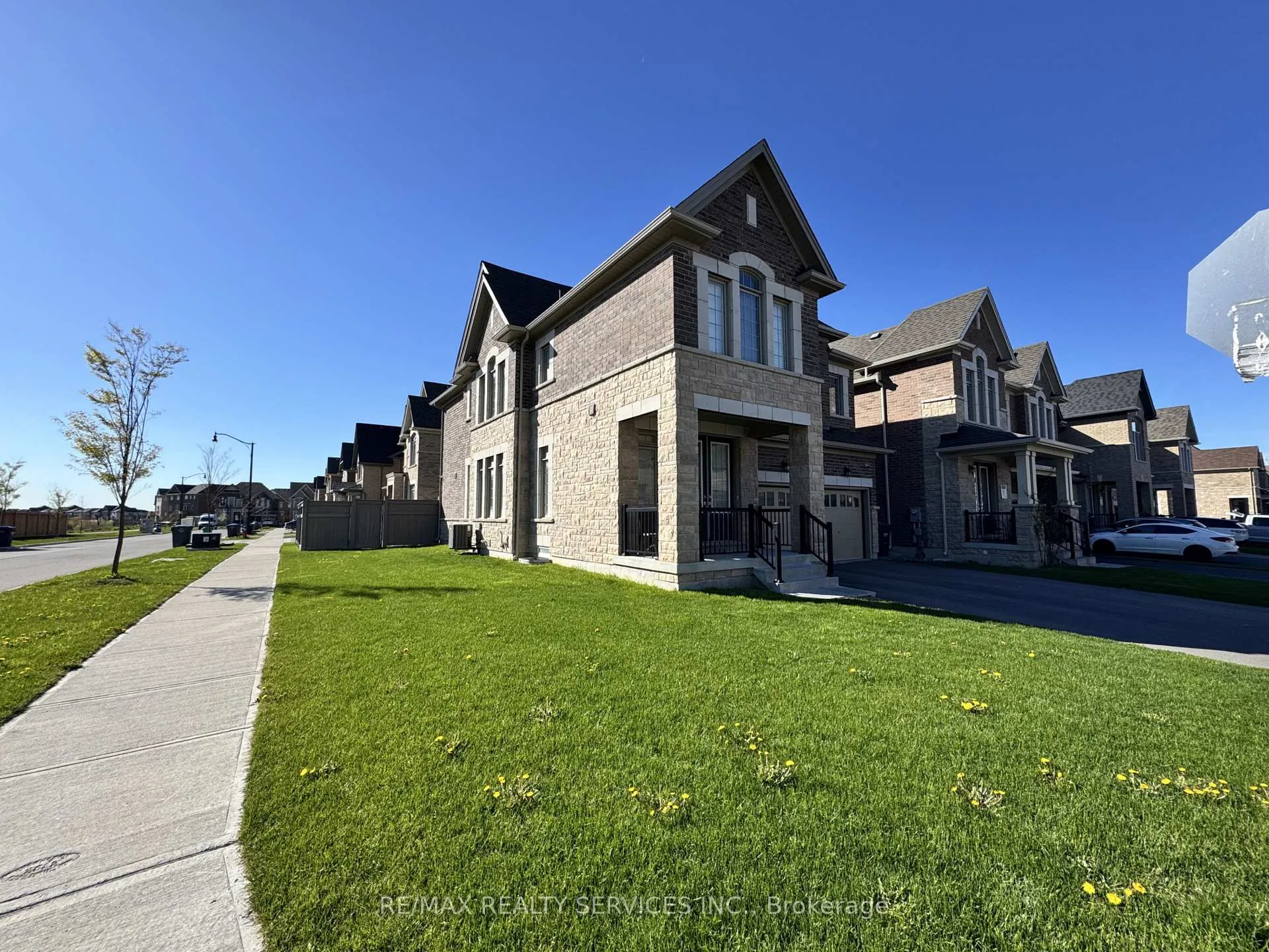 Photo 3 of 7 Zeus Gate, Brampton, Sandringham-Wellington North — HOMEH
