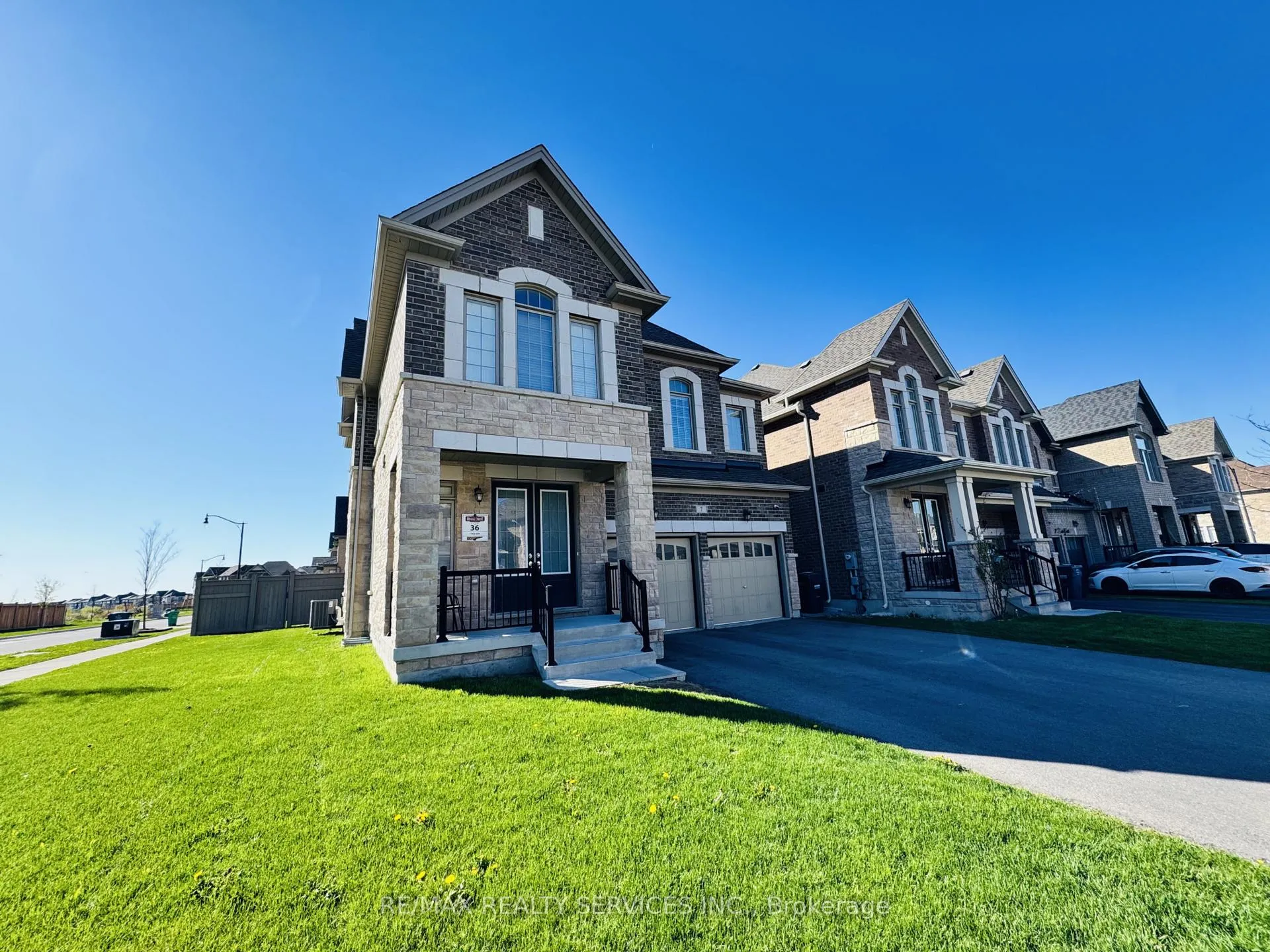 Photo 4 of 7 Zeus Gate, Brampton, Sandringham-Wellington North — HOMEH