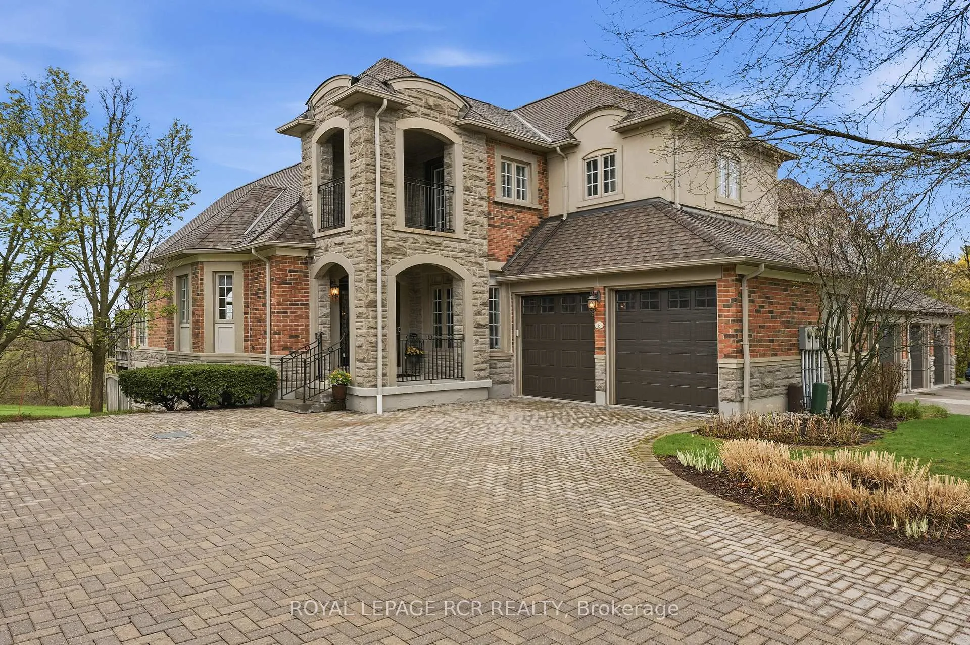 Photo 2 of Unit 88, 6 Danbrook Court, Aurora, Aurora Estates — HOMEH