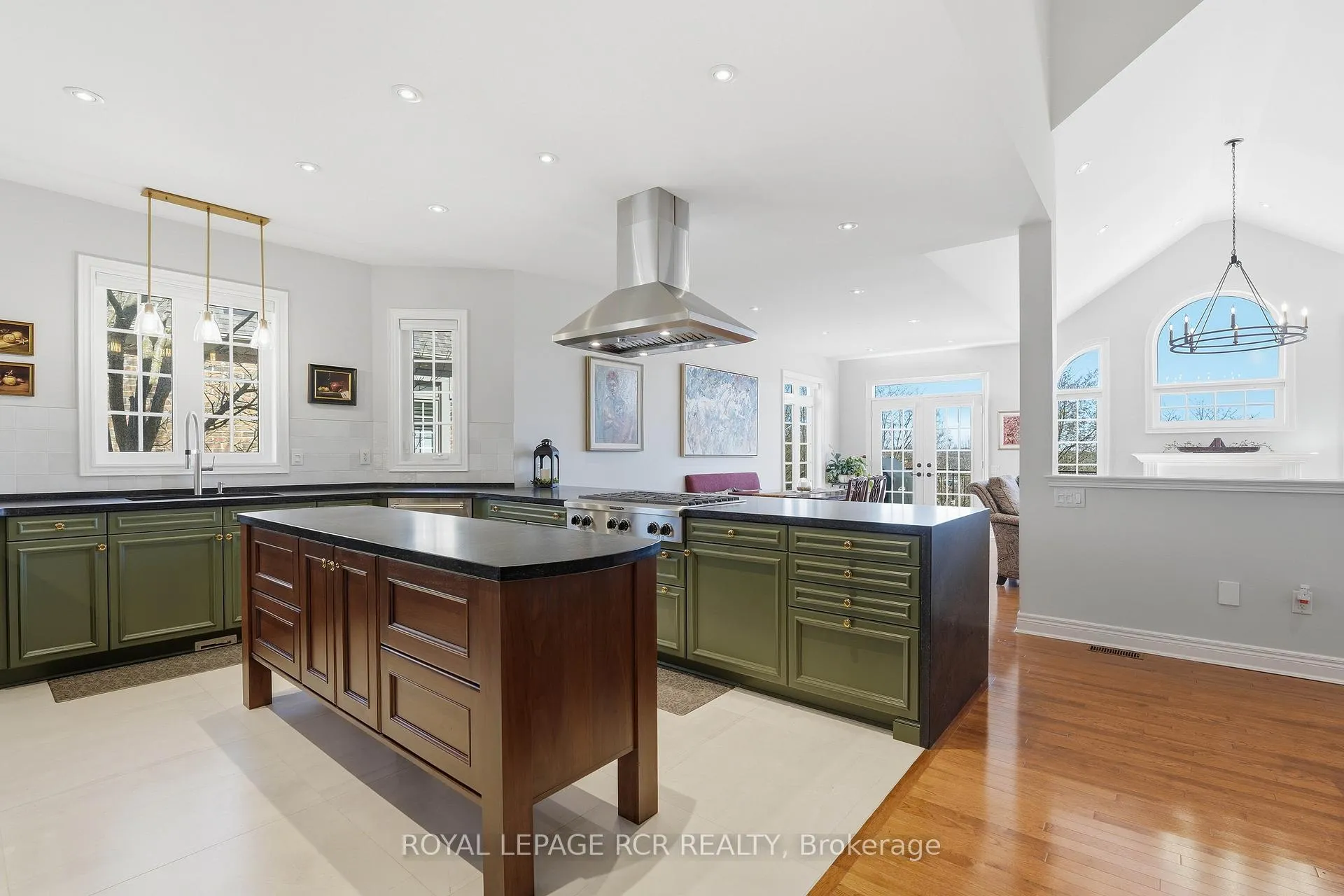 Photo 7 of Unit 88, 6 Danbrook Court, Aurora, Aurora Estates — HOMEH