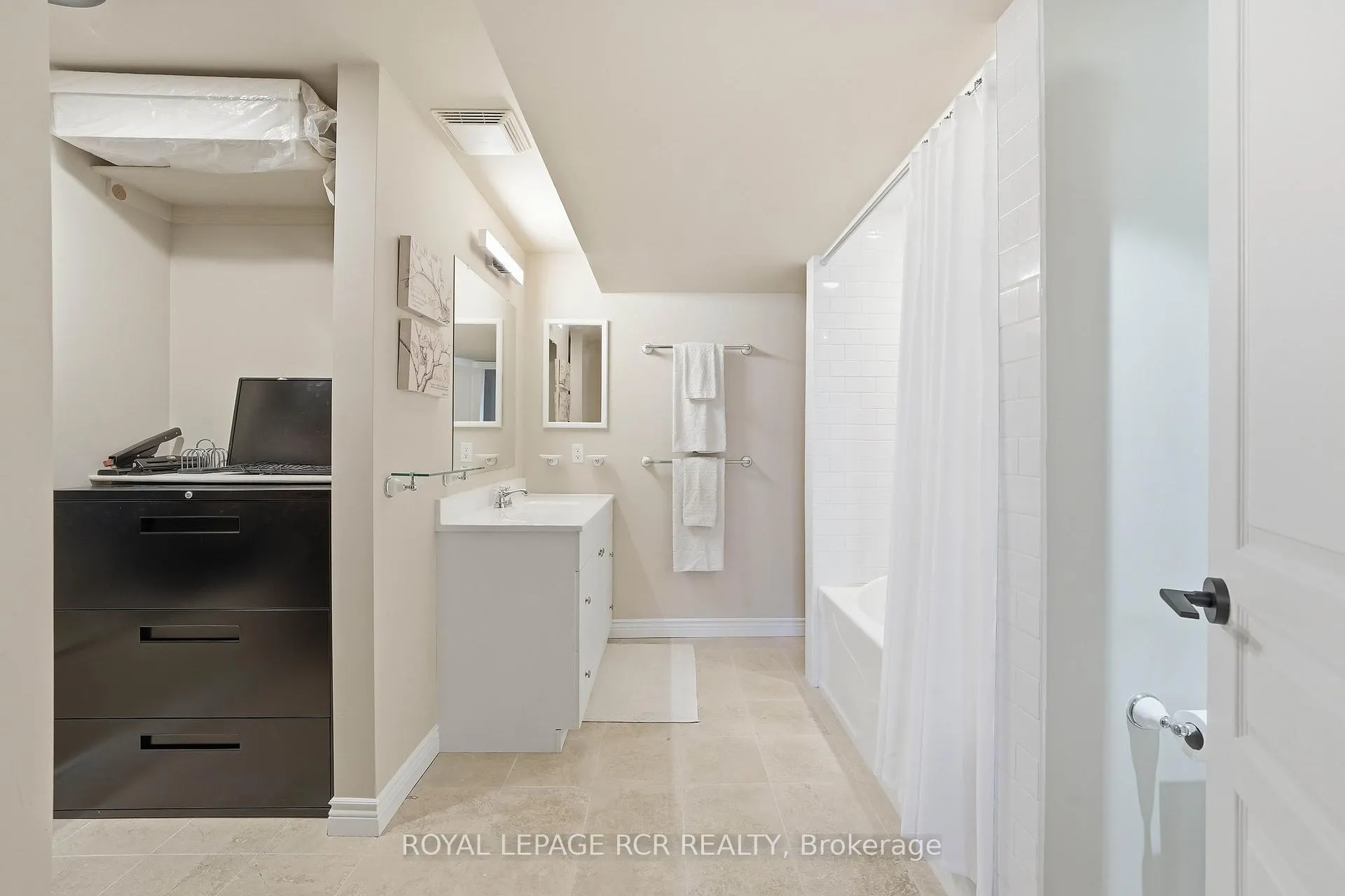 Photo 32 of Unit 88, 6 Danbrook Court, Aurora, Aurora Estates — HOMEH
