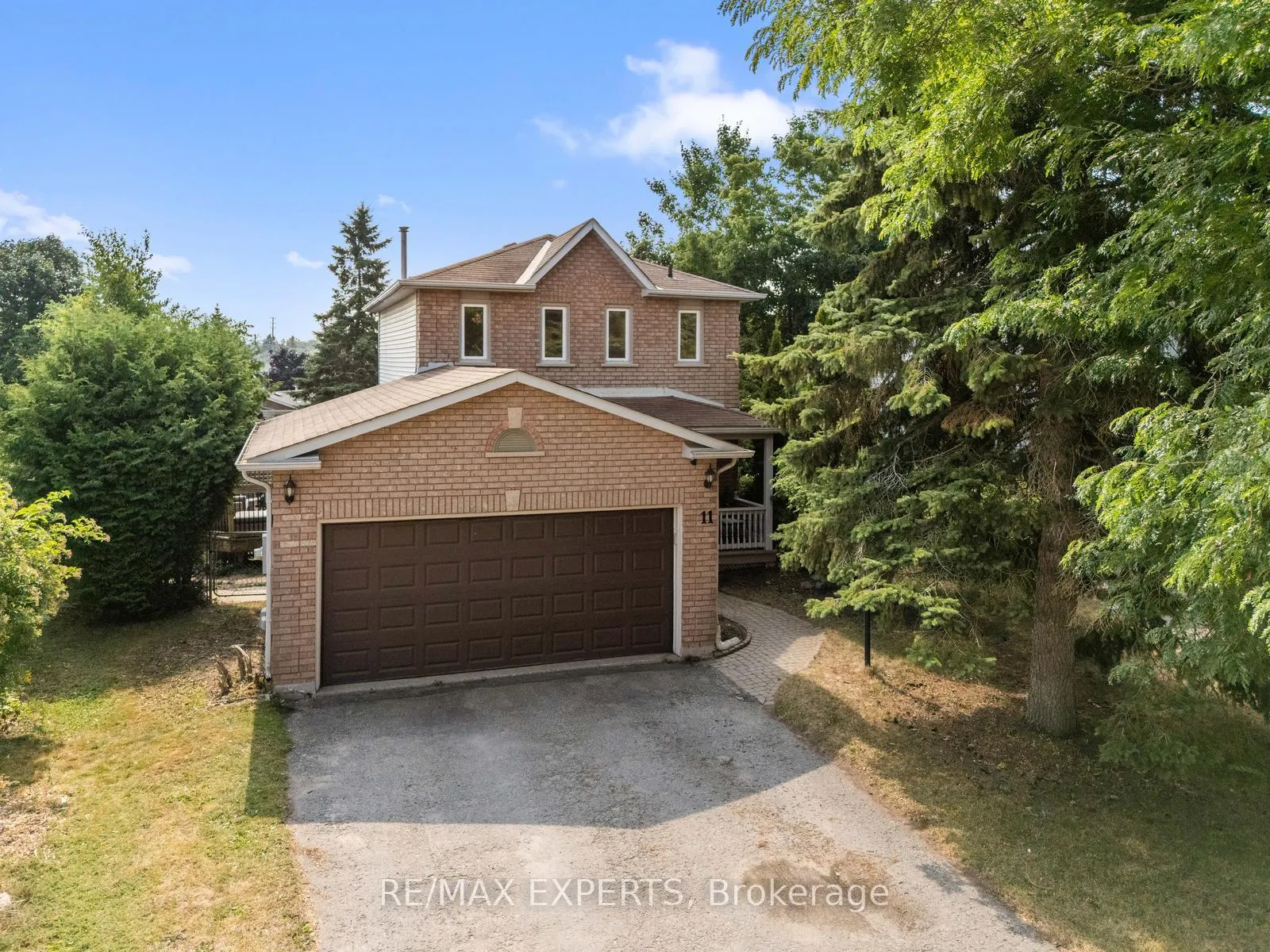 Photo 1 of 11 Penton Drive, Barrie, West Bayfield — HOMEH