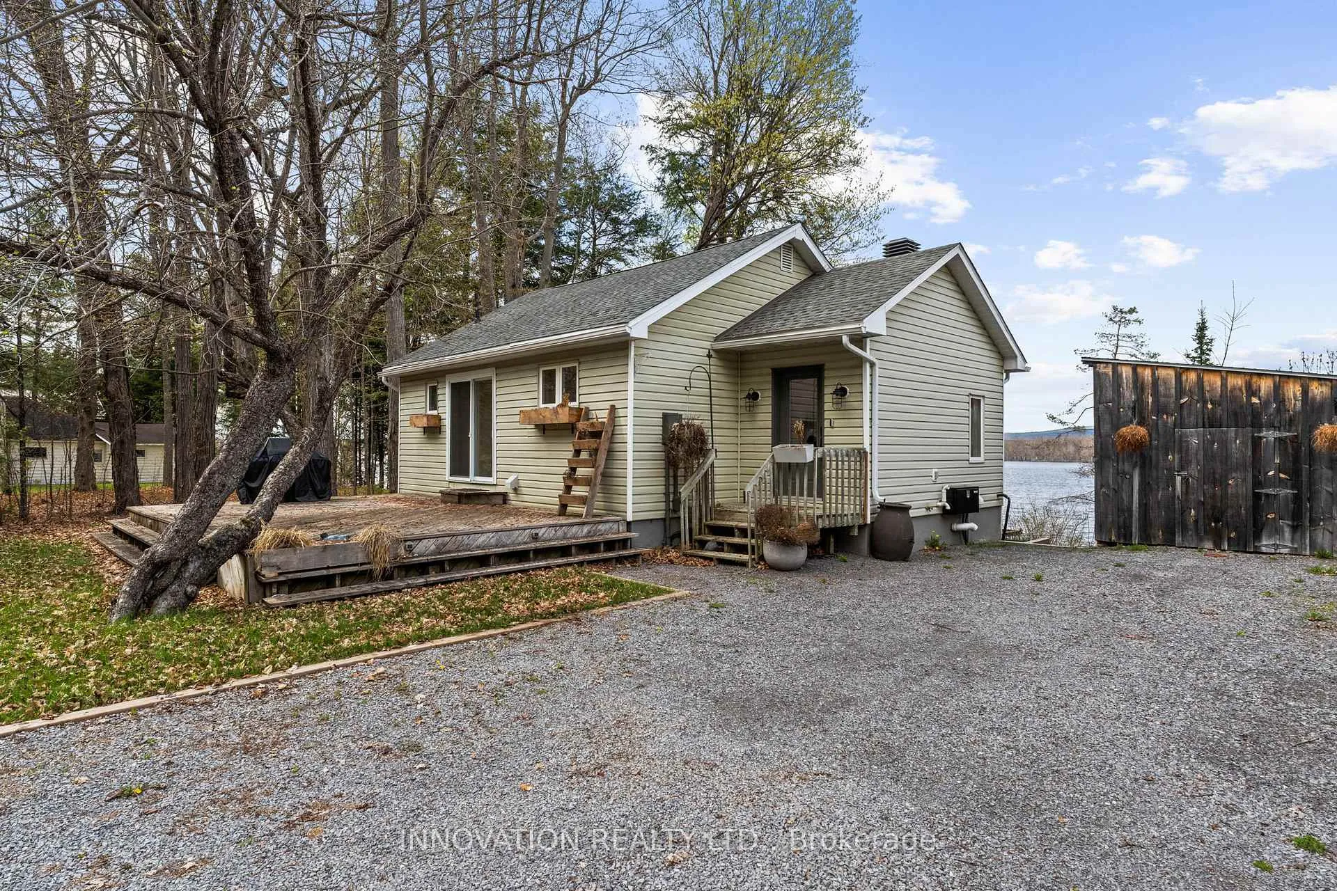 Photo 1 of 300 Riverwood Drive, Ottawa, Woodlawn/Maclarens Landing/Kilmaurs — HOMEH