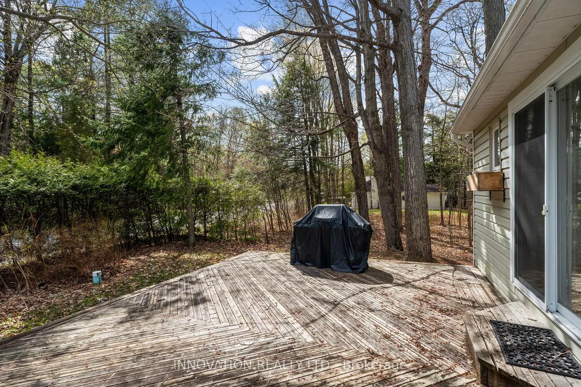 Photo 4 of 300 Riverwood Drive, Ottawa, Woodlawn/Maclarens Landing/Kilmaurs — HOMEH
