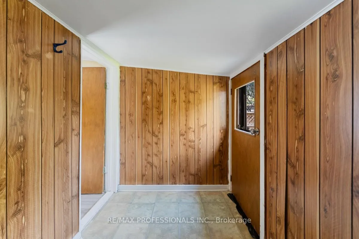Photo 5 of 328 Donlands Avenue, Toronto, East York — HOMEH