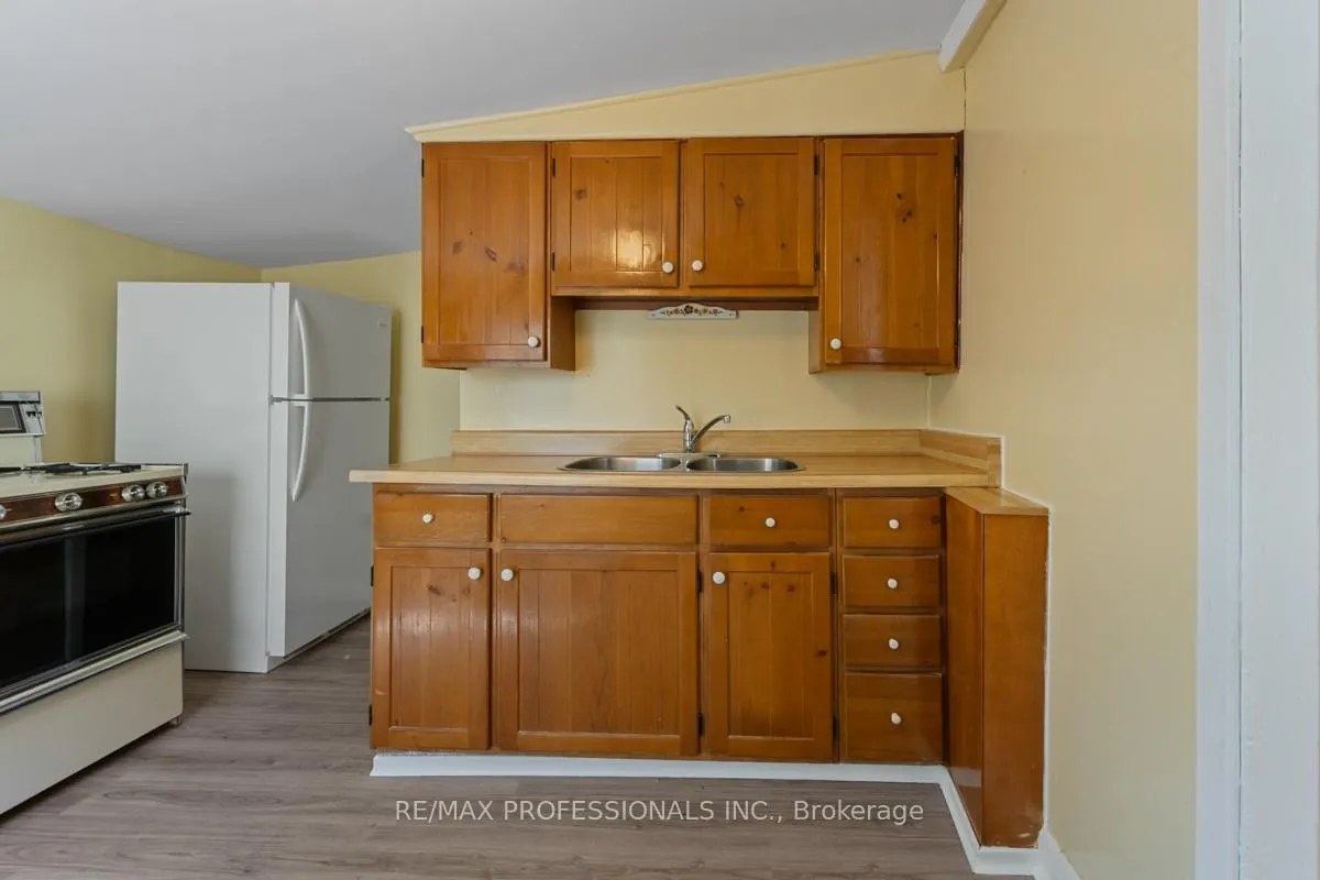 Photo 11 of 328 Donlands Avenue, Toronto, East York — HOMEH