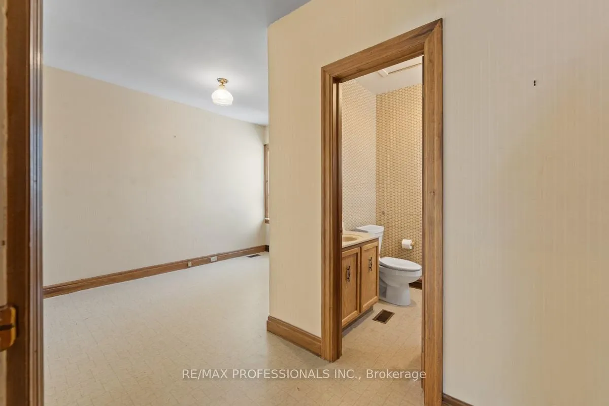 Photo 12 of 328 Donlands Avenue, Toronto, East York — HOMEH