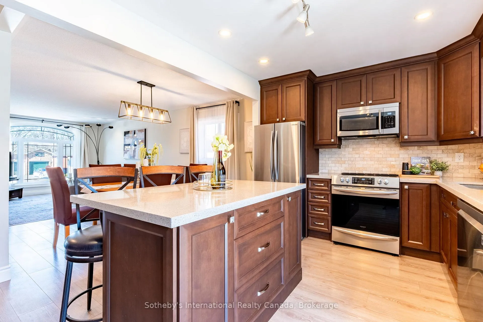 Photo 8 of 299 Harvie Road, Barrie, Holly — HOMEH