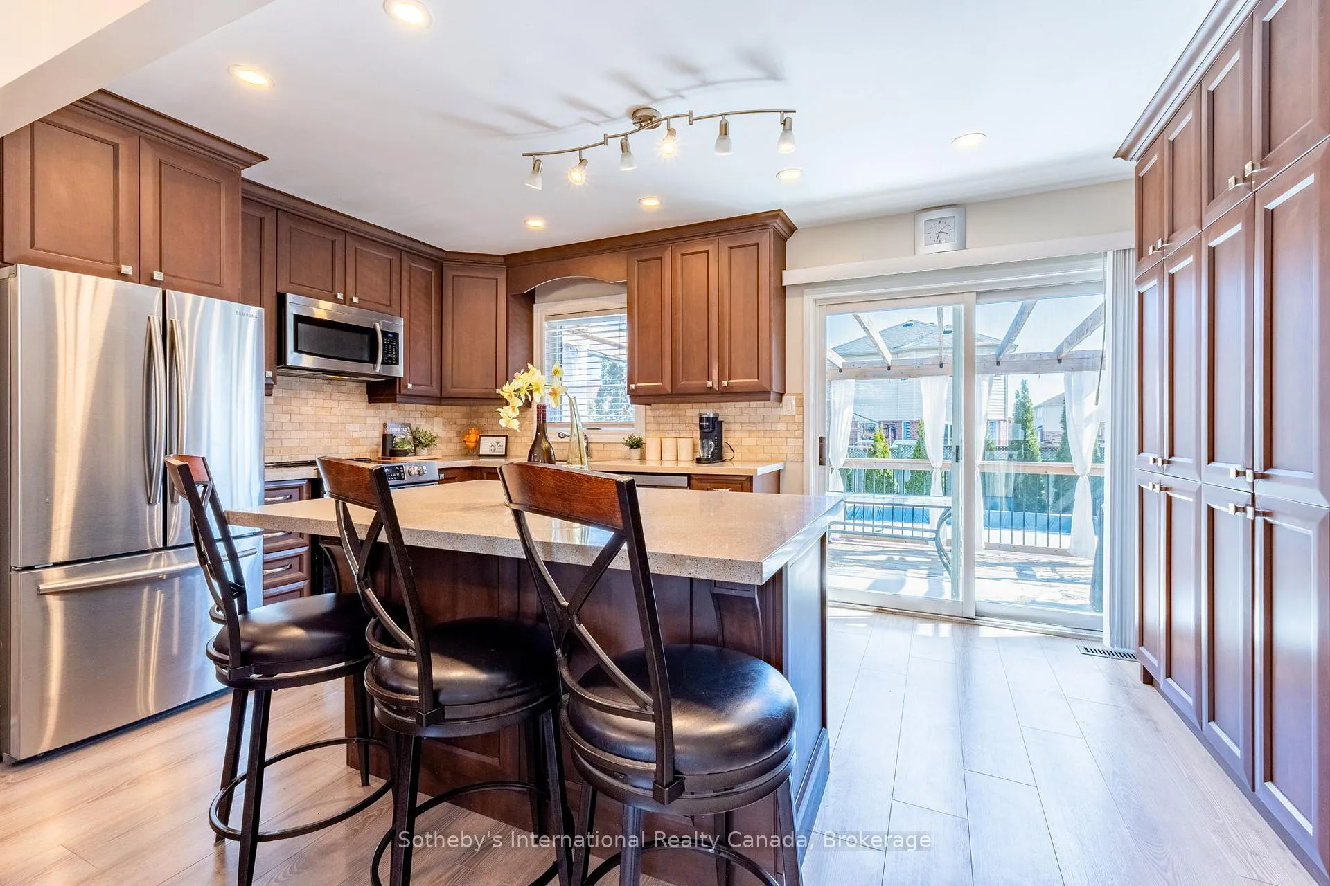 Photo 11 of 299 Harvie Road, Barrie, Holly — HOMEH