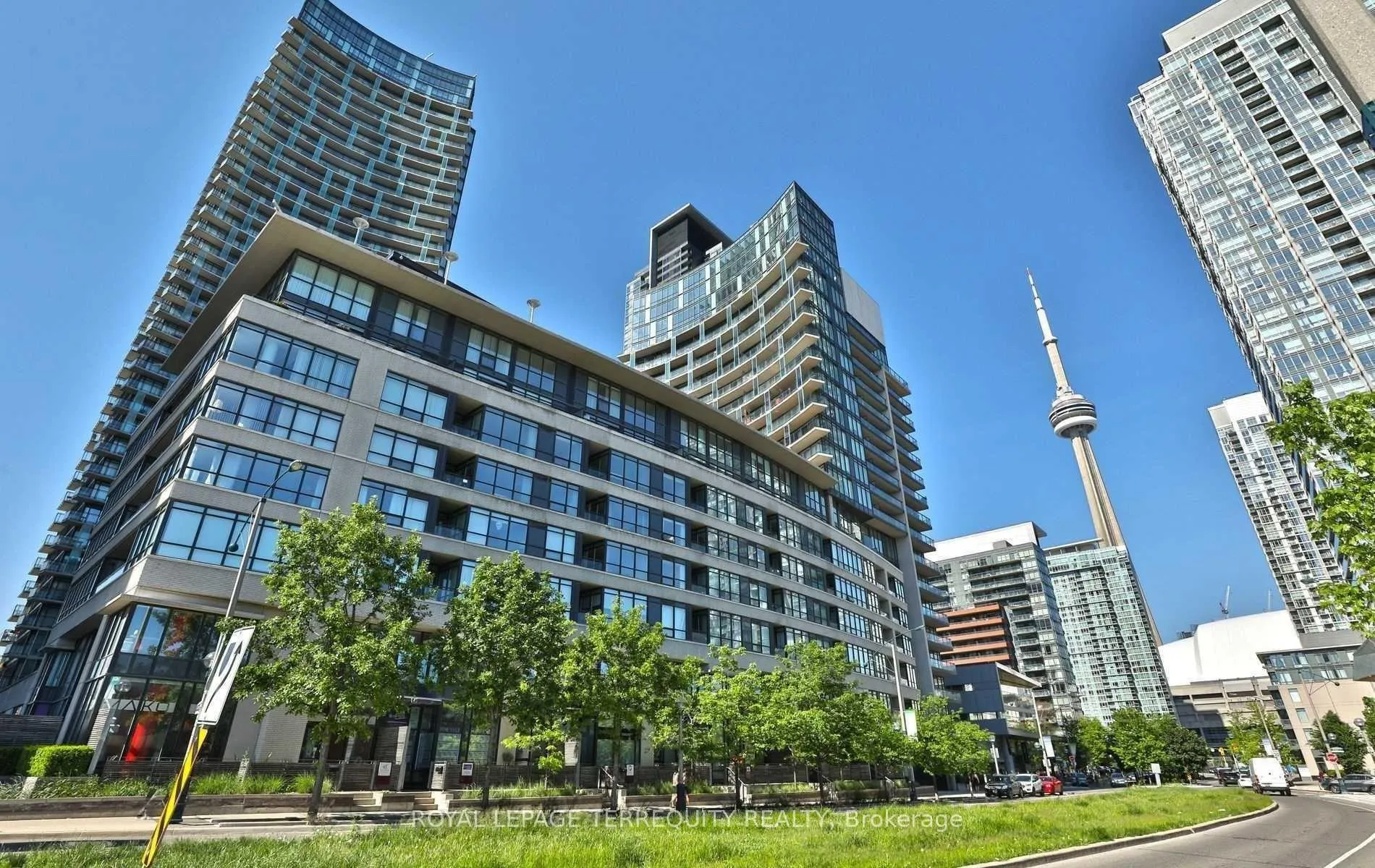Photo 1 of Unit 1009, 8 Telegram Mews Drive, Toronto, Waterfront Communities — HOMEH