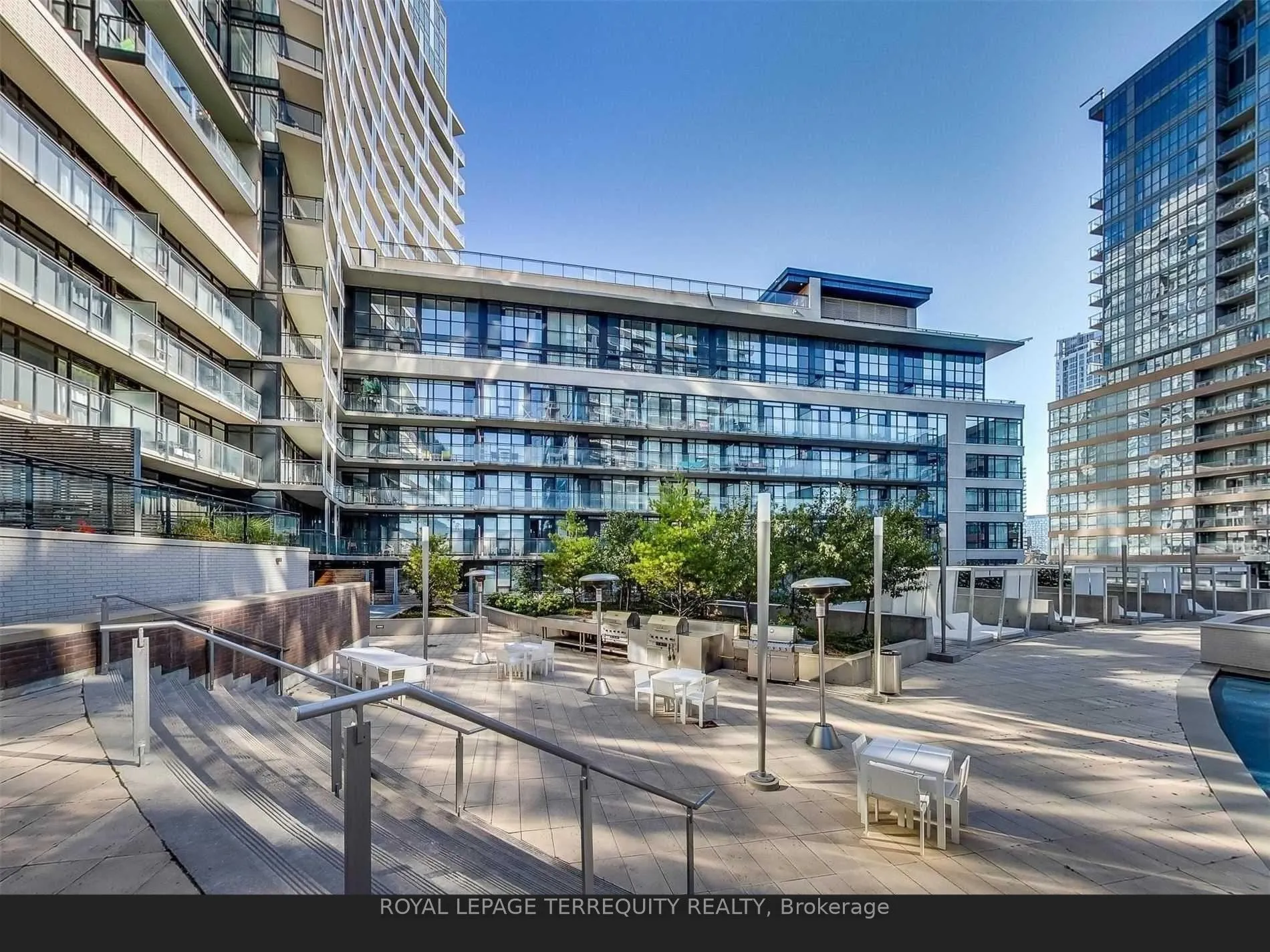 Photo 2 of Unit 1009, 8 Telegram Mews Drive, Toronto, Waterfront Communities — HOMEH