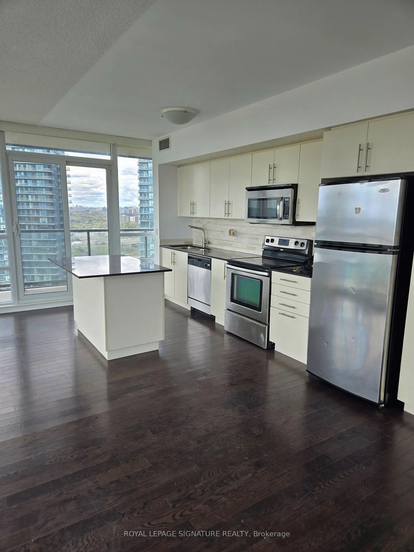 Front of Unit 3004, 2240 Lakeshore Boulevard W