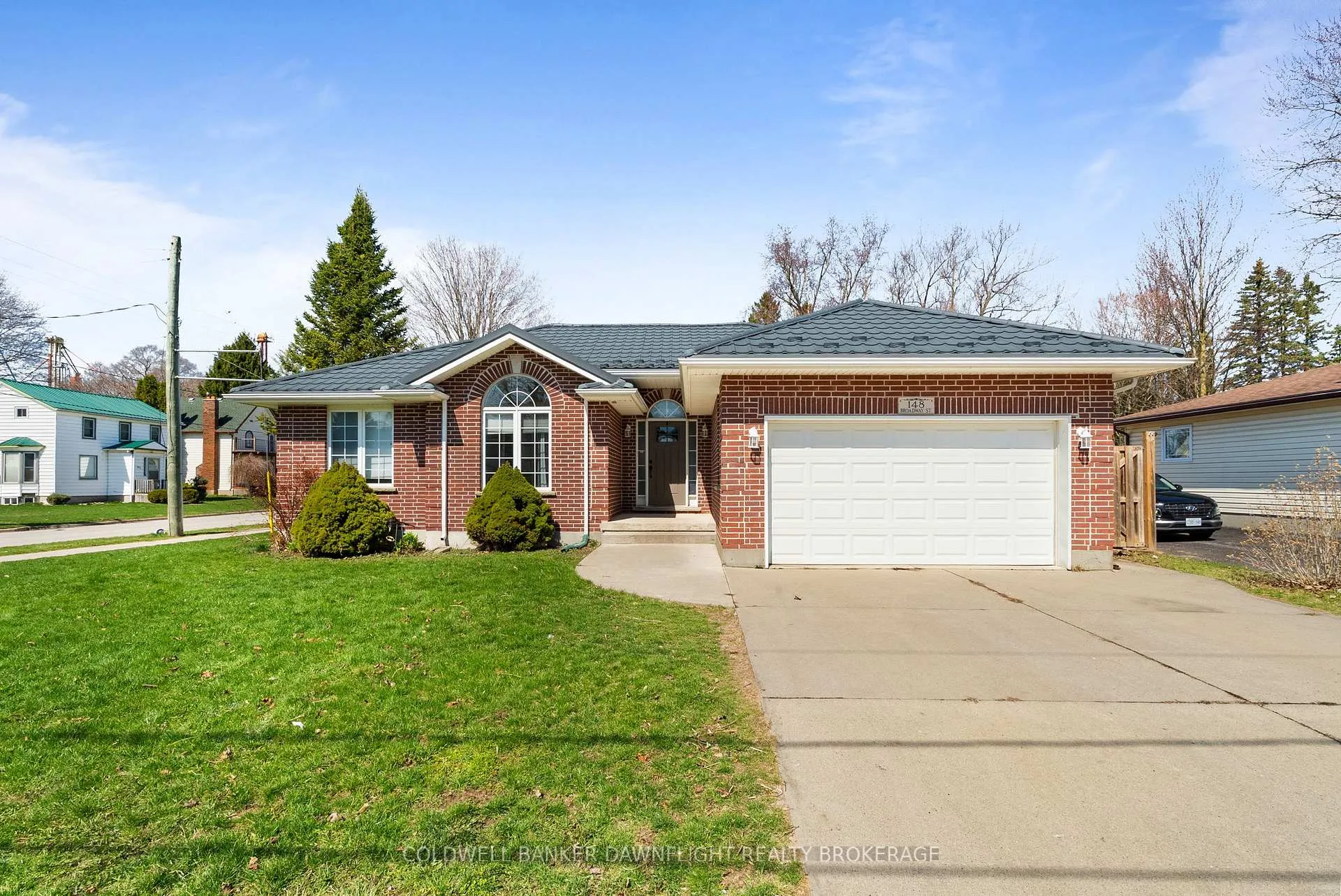 Photo 1 of 148 Broadway Street, North Middlesex, Parkhill — HOMEH