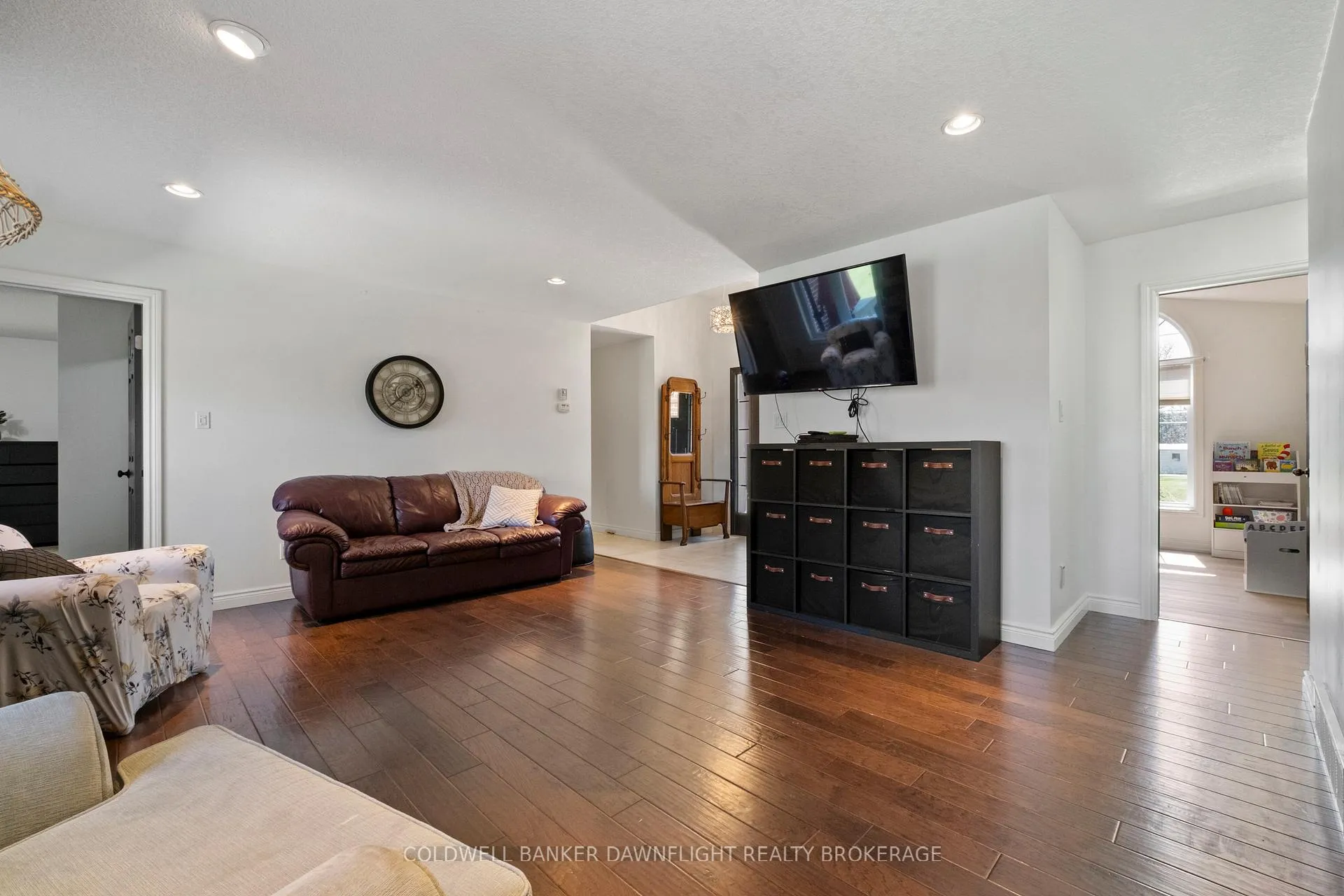 Photo 9 of 148 Broadway Street, North Middlesex, Parkhill — HOMEH
