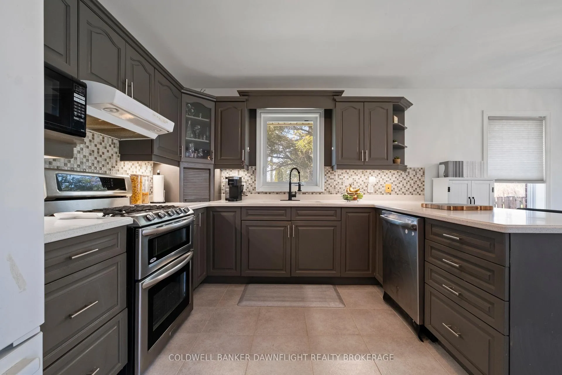 Photo 11 of 148 Broadway Street, North Middlesex, Parkhill — HOMEH