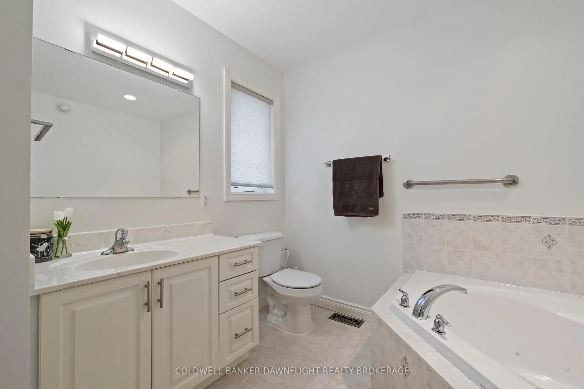 Photo 16 of 148 Broadway Street, North Middlesex, Parkhill — HOMEH
