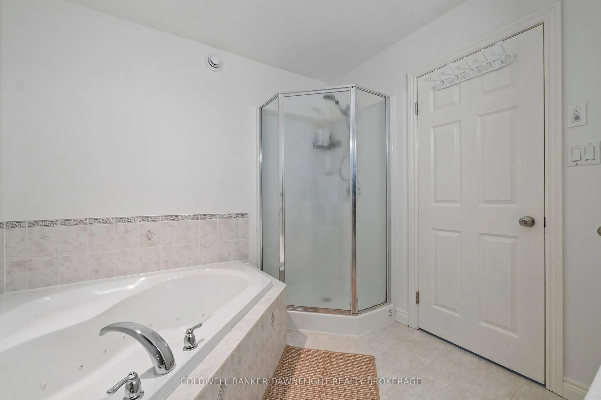 Photo 17 of 148 Broadway Street, North Middlesex, Parkhill — HOMEH