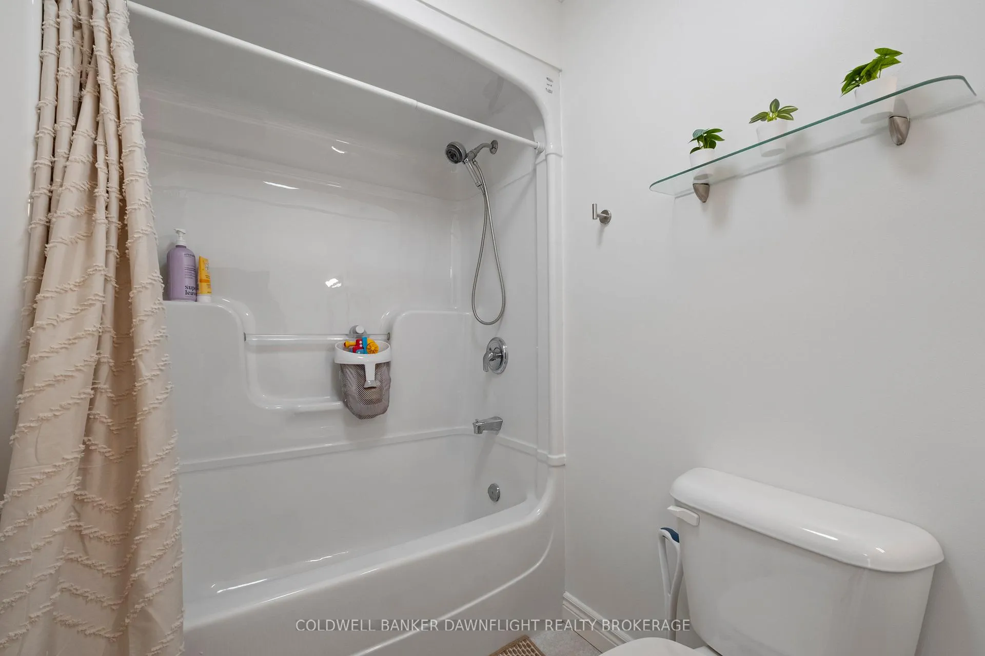 Photo 24 of 148 Broadway Street, North Middlesex, Parkhill — HOMEH