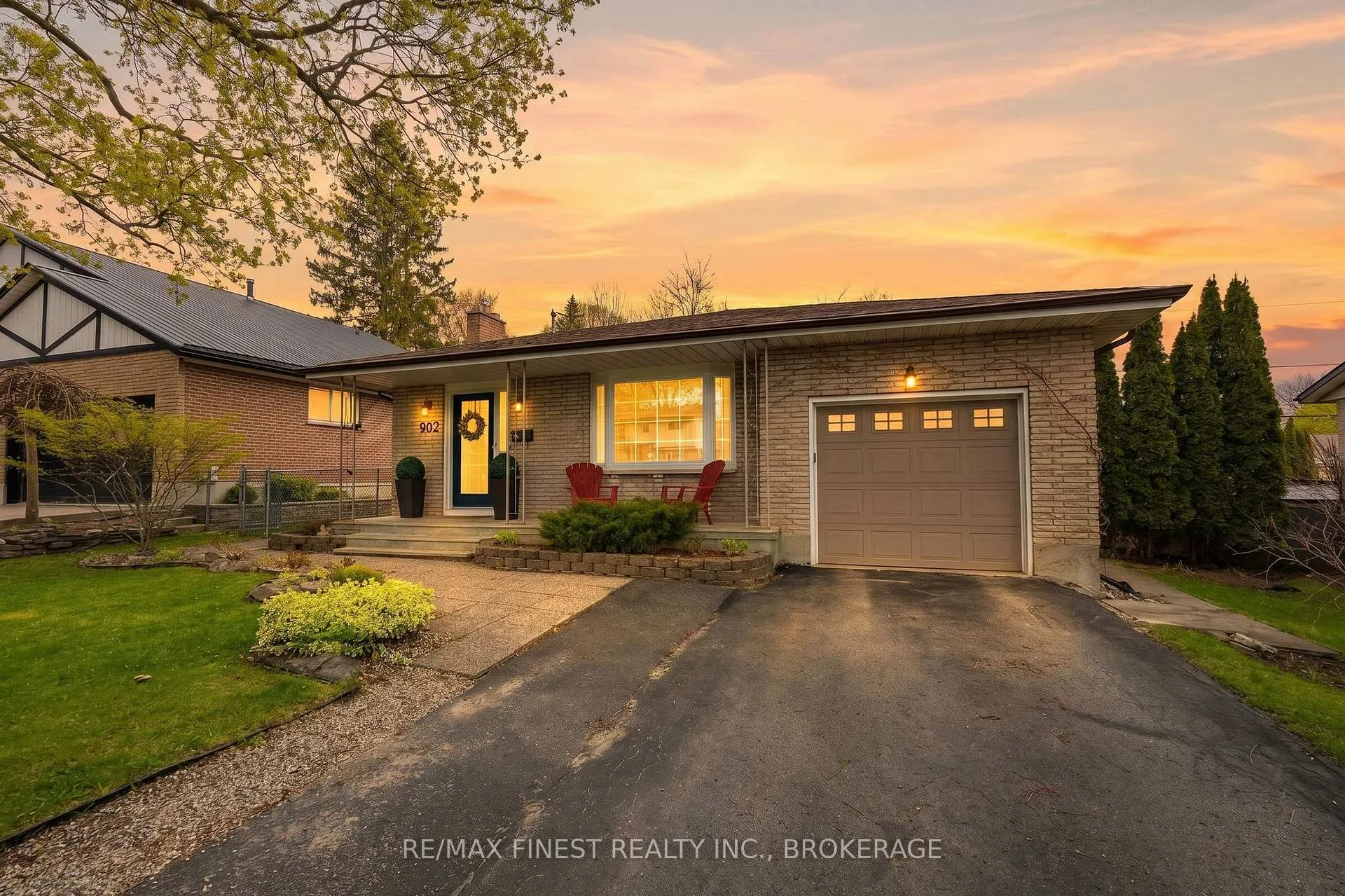 Photo 1 of 902 Pembridge Crescent, Kingston, South of Taylor-Kidd Blvd — HOMEH